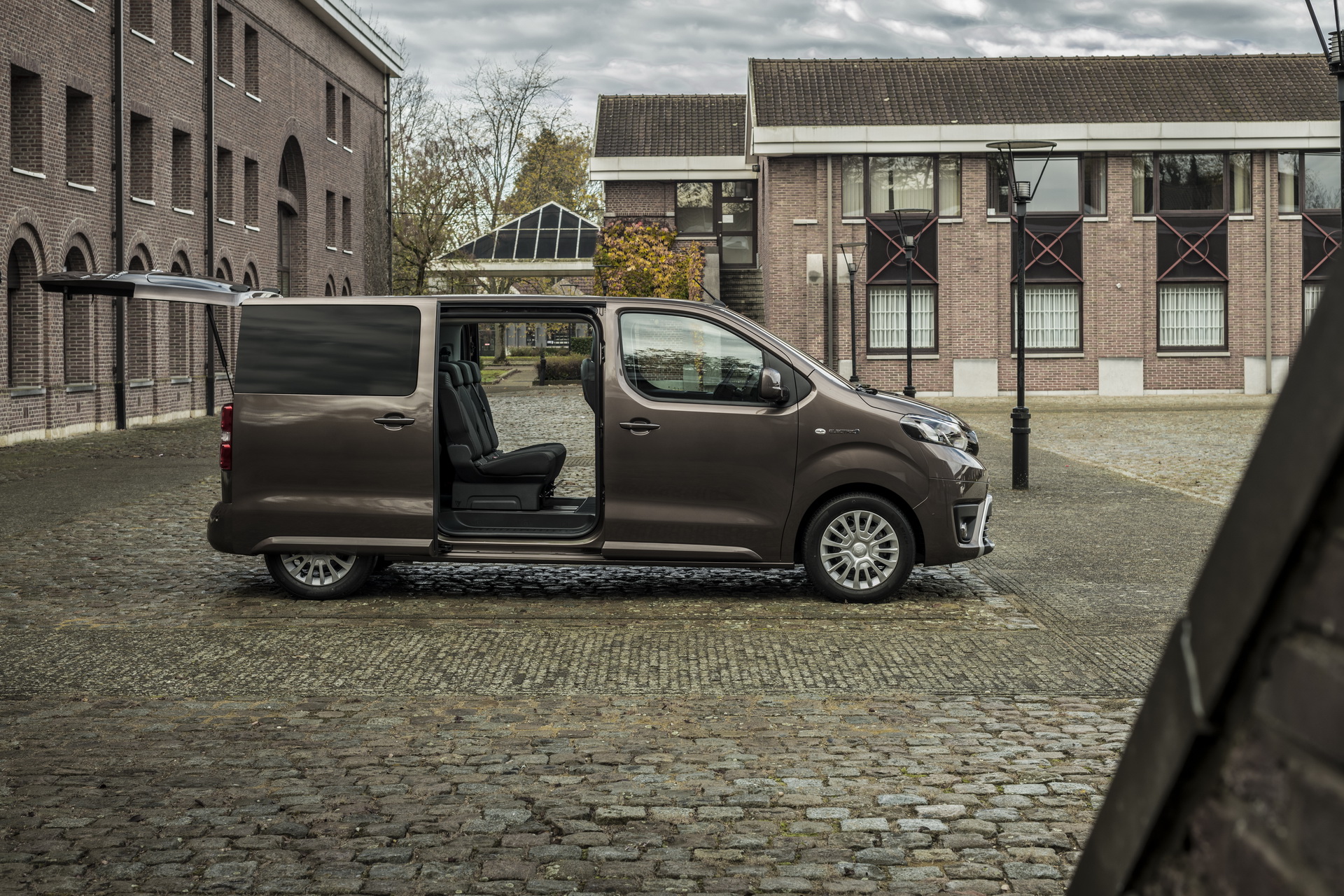 2021 Toyota Proace Verso Joins The Electric Crowd With 330Km/205Mi Range