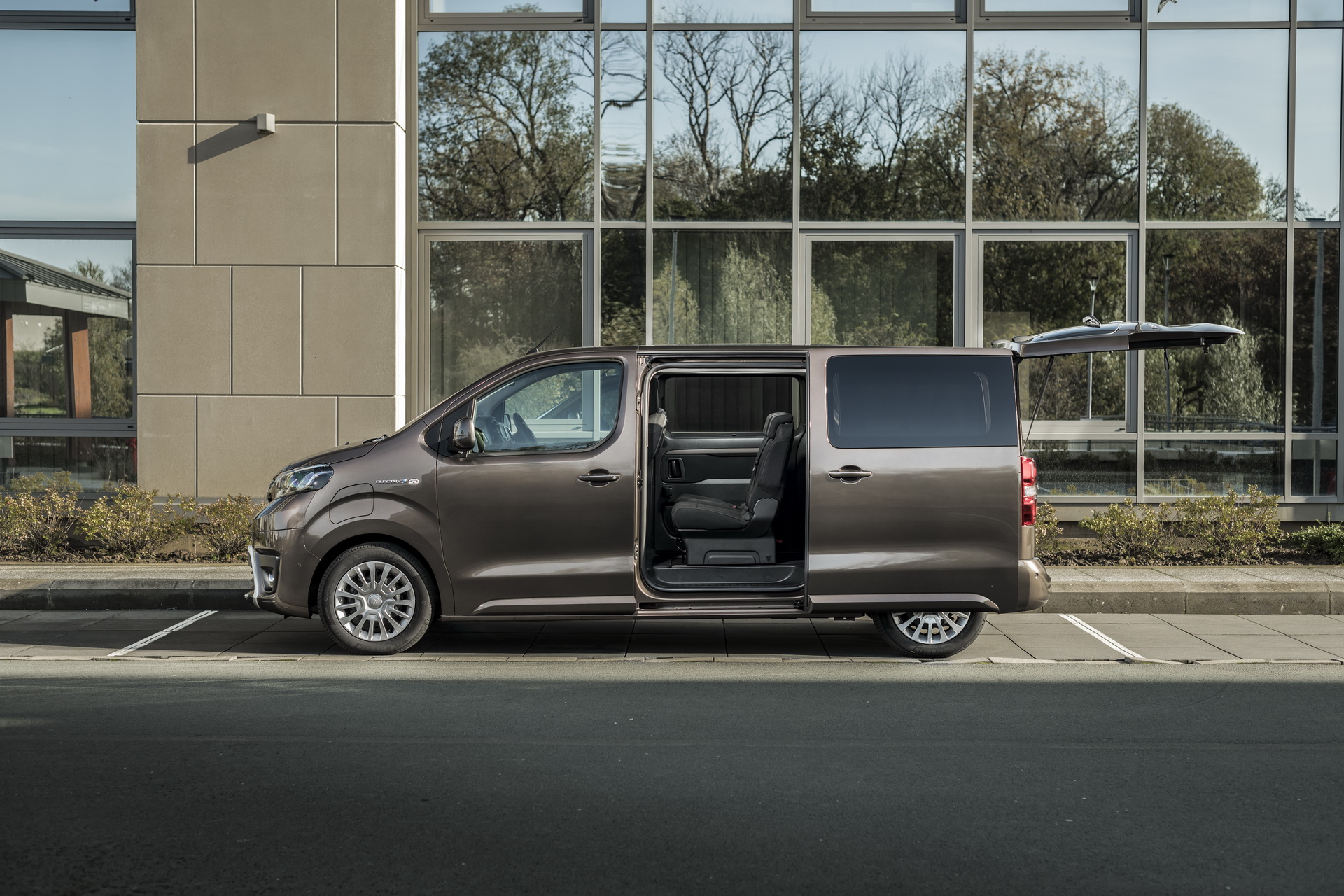 2021 Toyota Proace Verso Joins The Electric Crowd With 330Km/205Mi Range