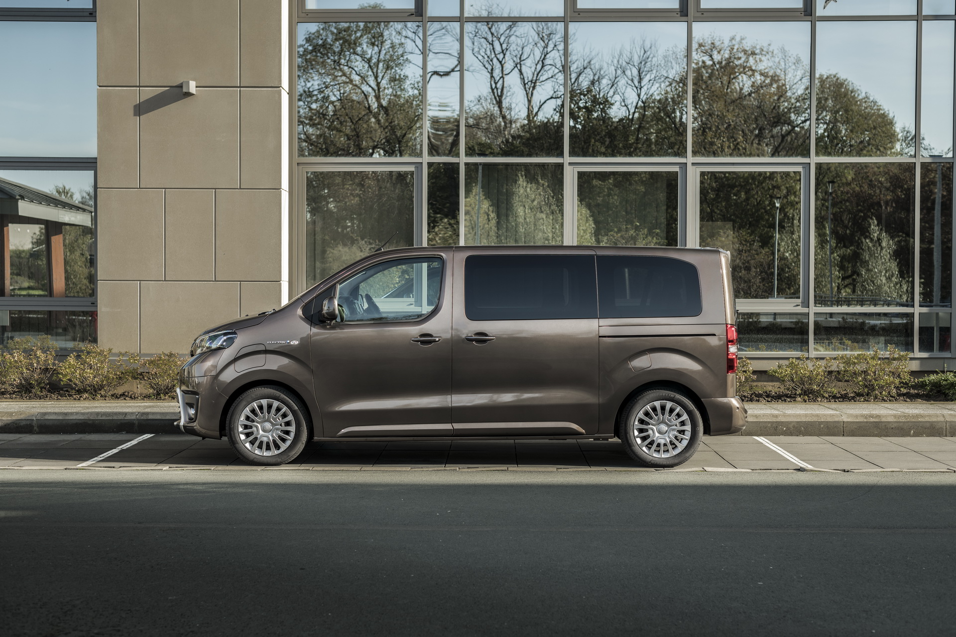 2021 Toyota Proace Verso Joins The Electric Crowd With 330Km/205Mi Range