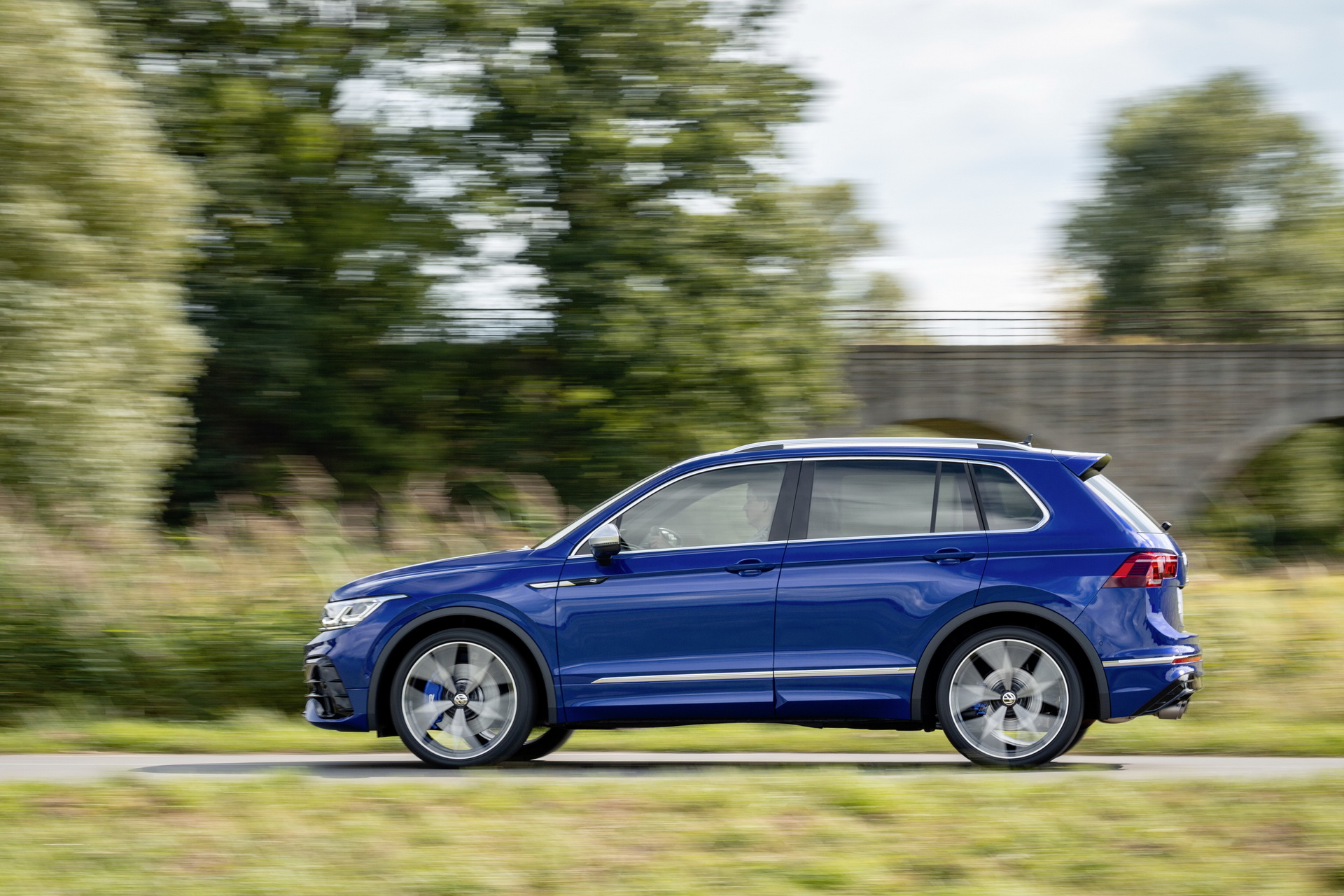 2021 VW Tiguan R Is Quicker Than The First-Gen Porsche Cayenne Turbo S
