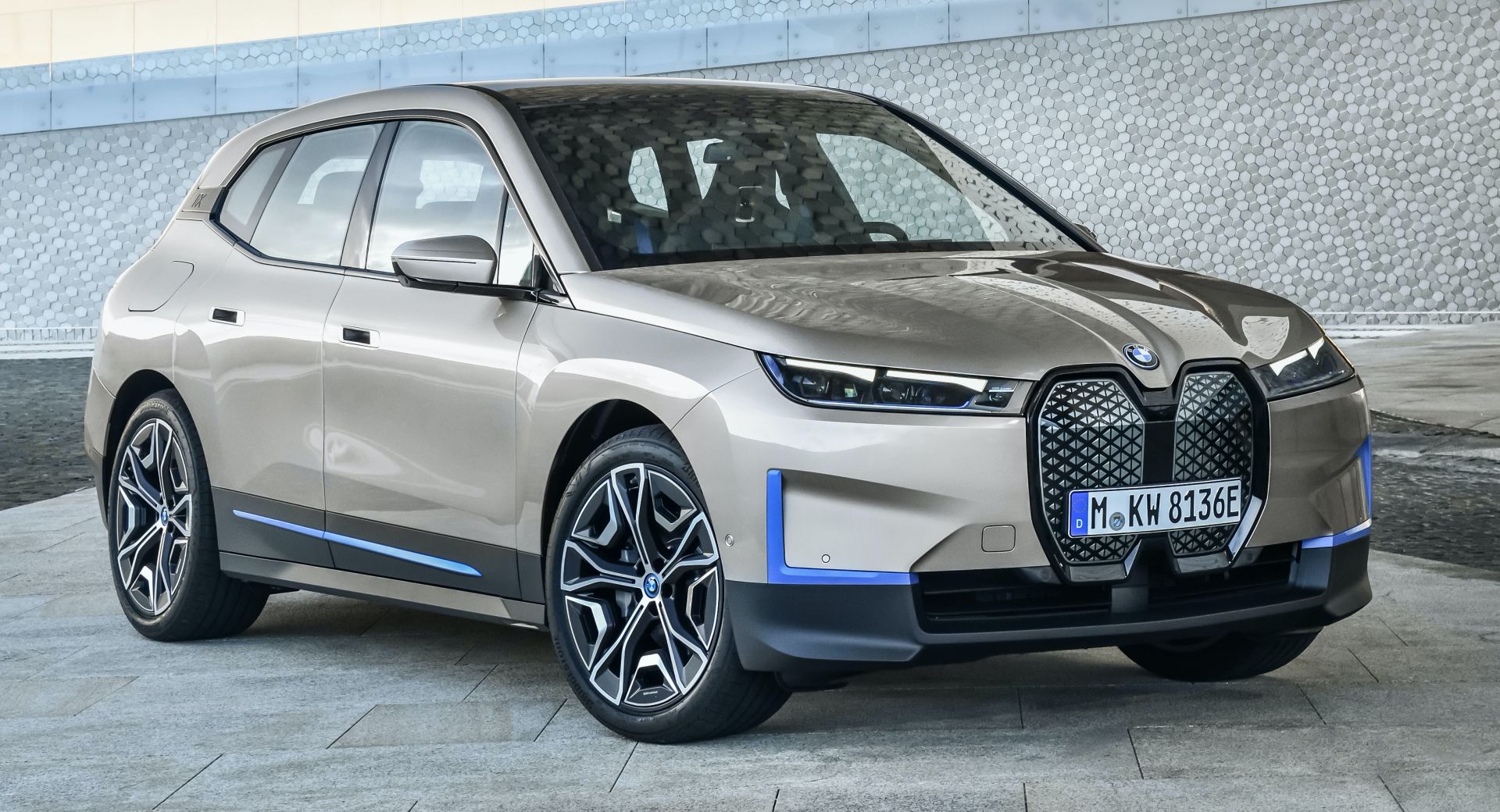 2022 BMW iX Review, Pricing, & Pictures