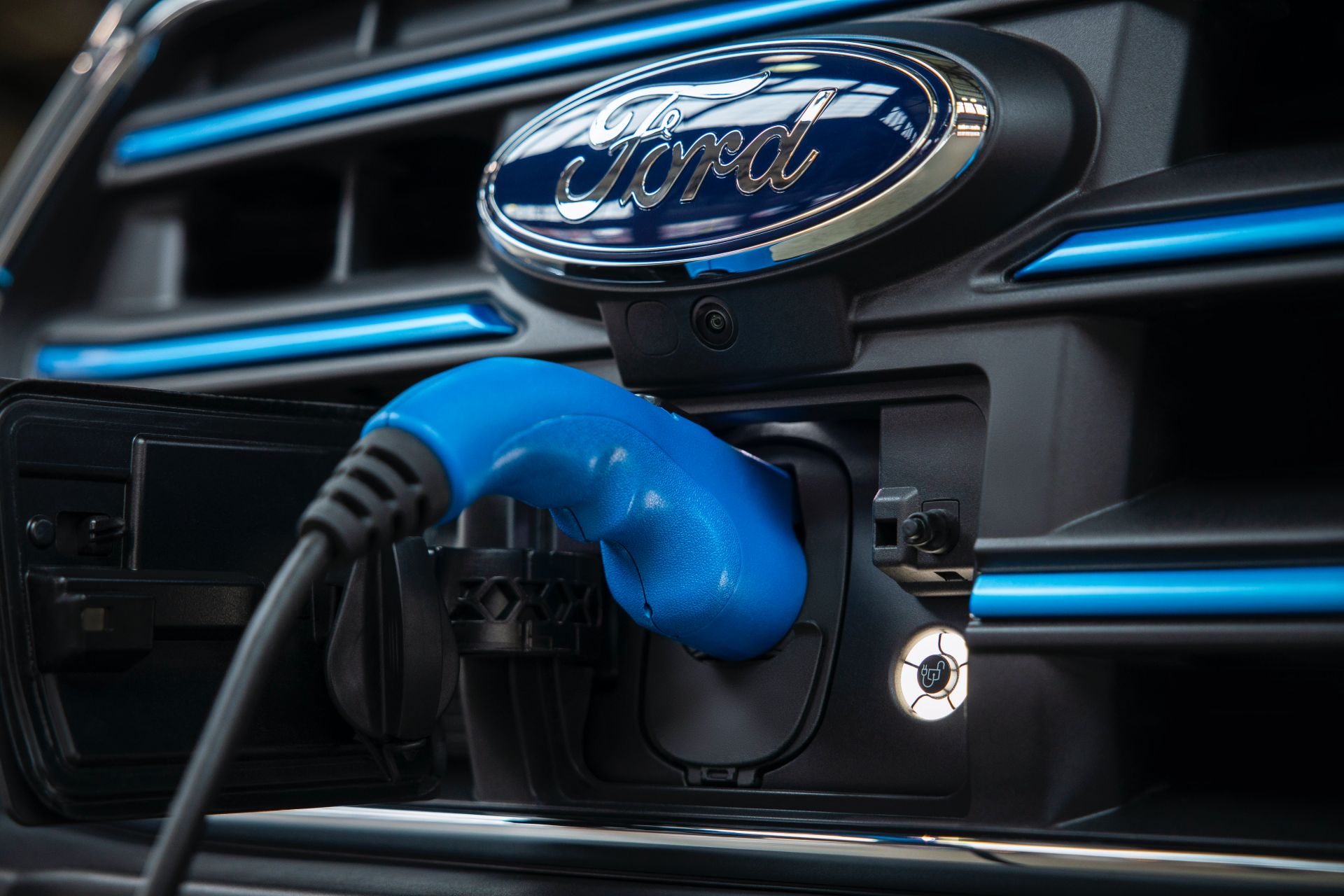 2022 Ford E-Transit Bows With 126-Mile Range, Sub-$45,000 Base Price