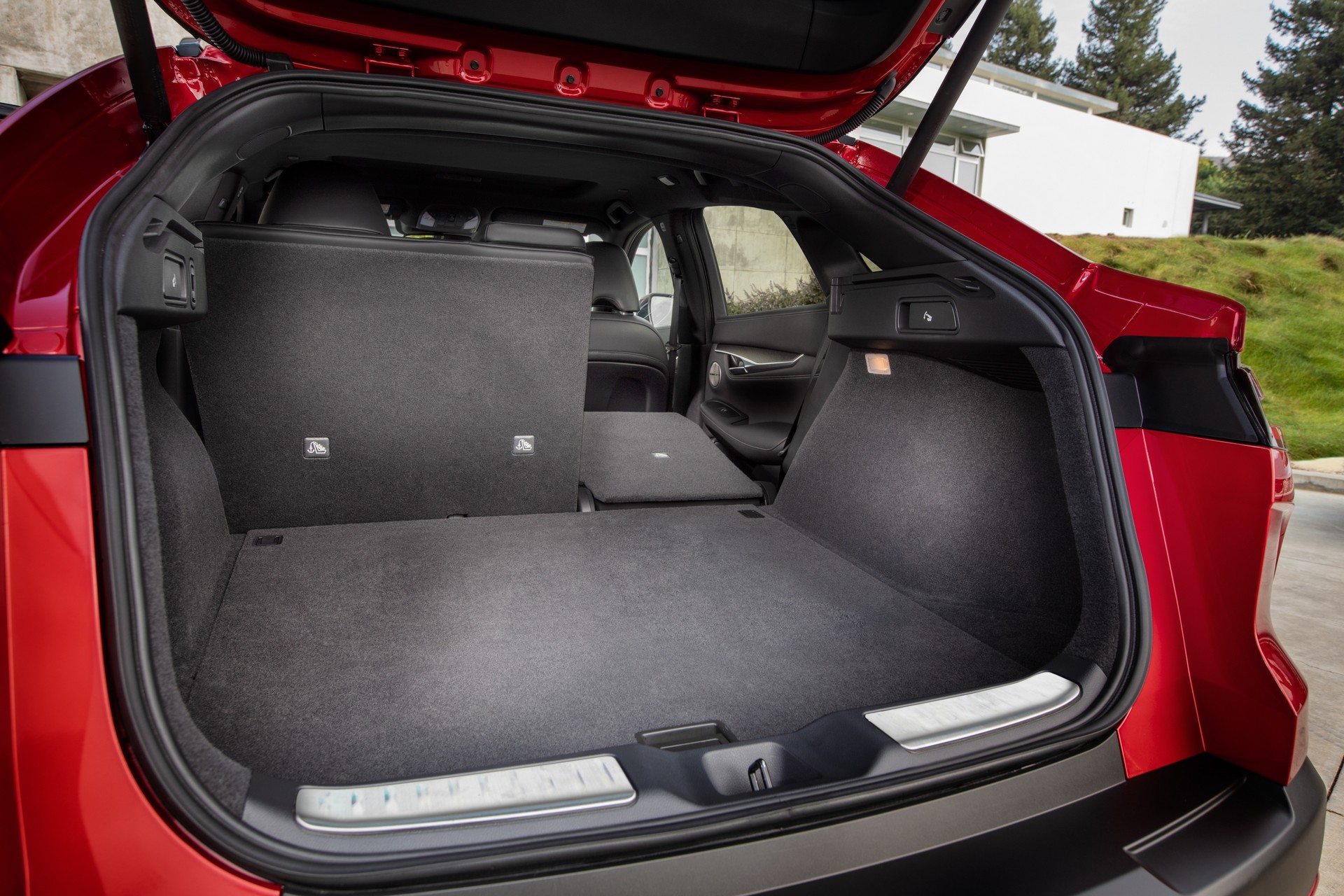 Prefer A Coupe-Like Roofline? 2022 Infiniti QX55 Will Cost You $3,000 To $5,000 More Than Equivalent QX50s