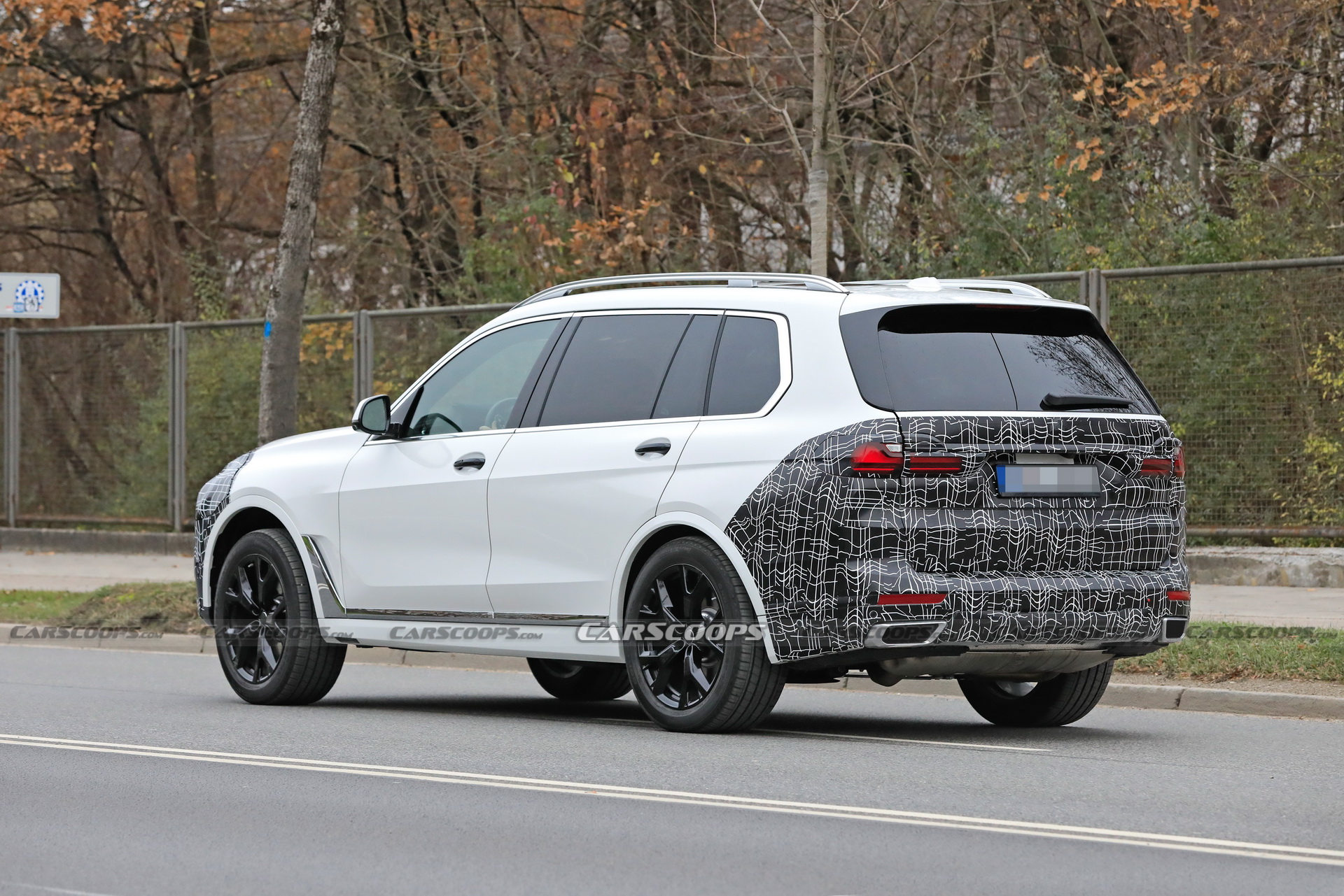 2022 BMW X7 Facelift Prototype Shows Hints Of Brand’s New Controversial Facial Design Direction