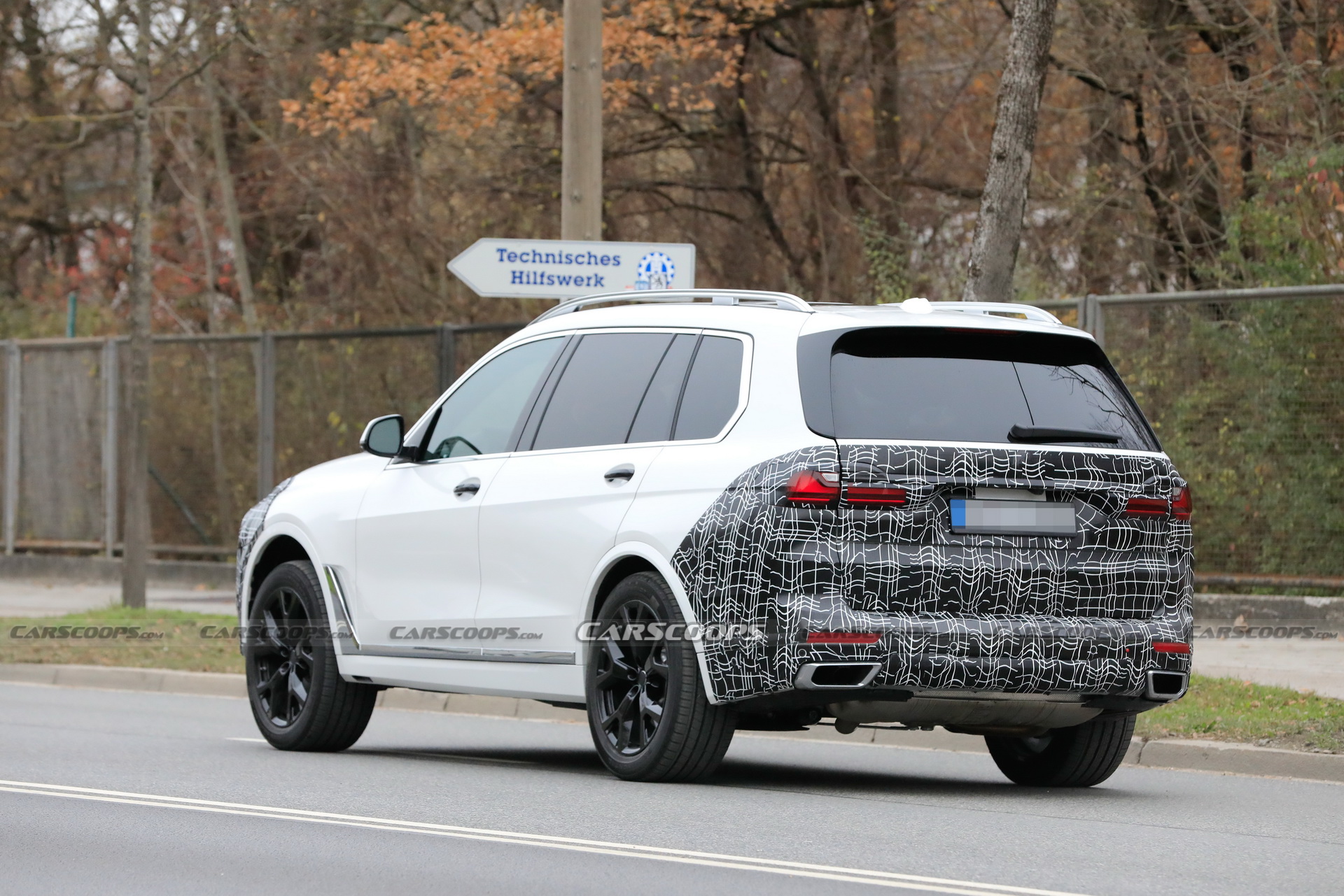 2022 BMW X7 Facelift Prototype Shows Hints Of Brand’s New Controversial Facial Design Direction