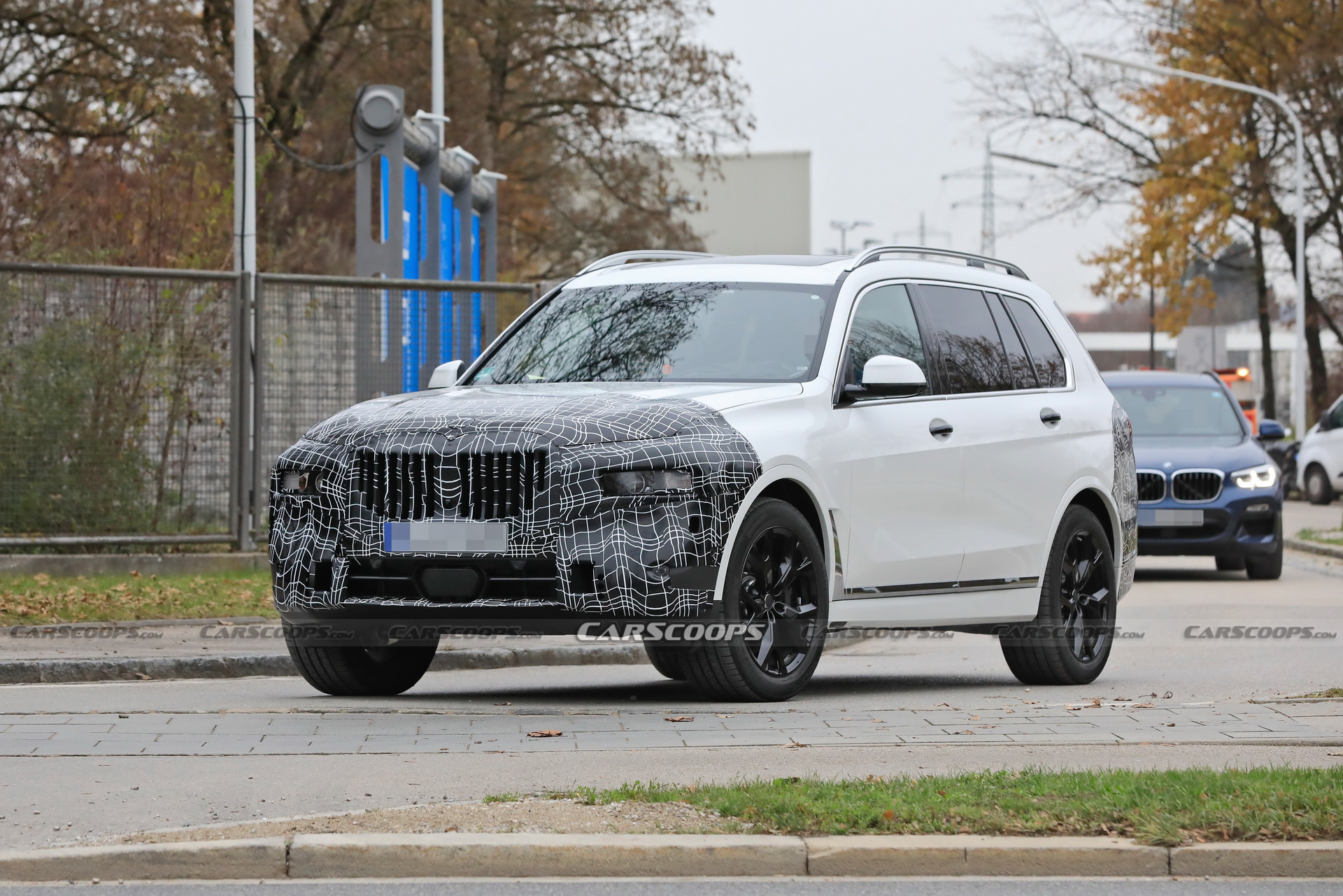 2022 BMW X7 Facelift Prototype Shows Hints Of Brand’s New Controversial Facial Design Direction