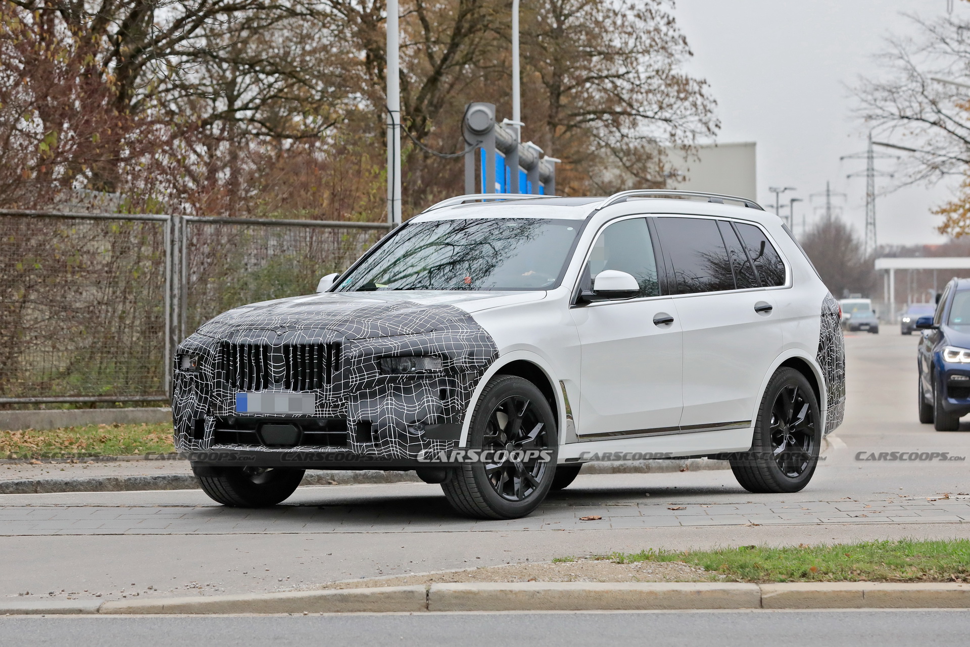 2022 BMW X7 Facelift Prototype Shows Hints Of Brand’s New Controversial Facial Design Direction