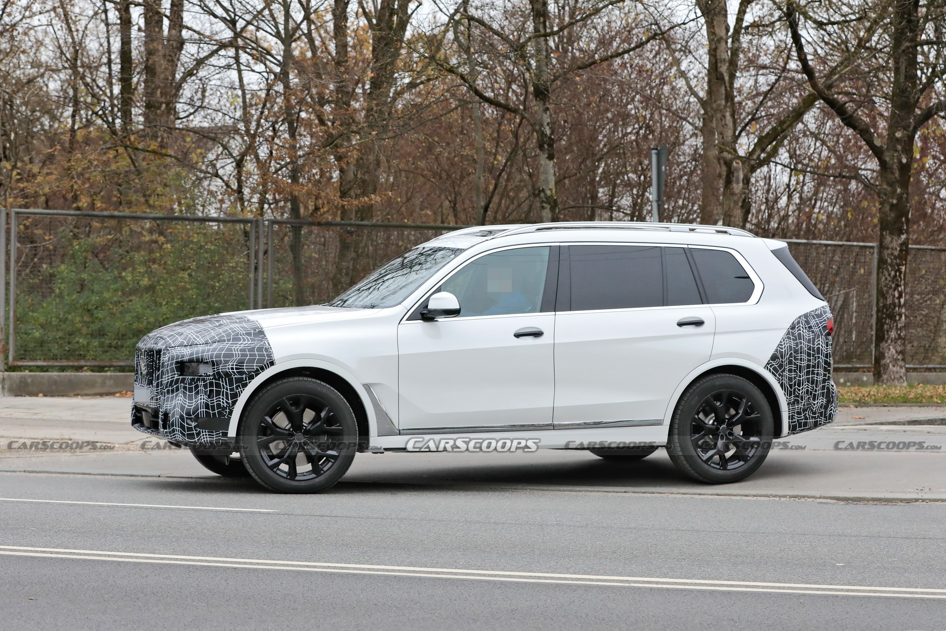 2022 BMW X7 Facelift Prototype Shows Hints Of Brand’s New Controversial Facial Design Direction