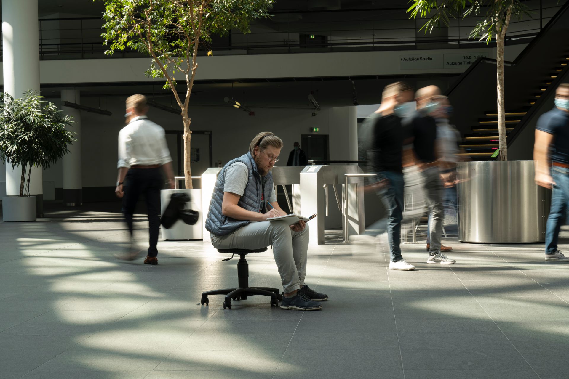 BMW Motorrad Definition CE 04 Is Probably The Coolest Electric Scooter Yet