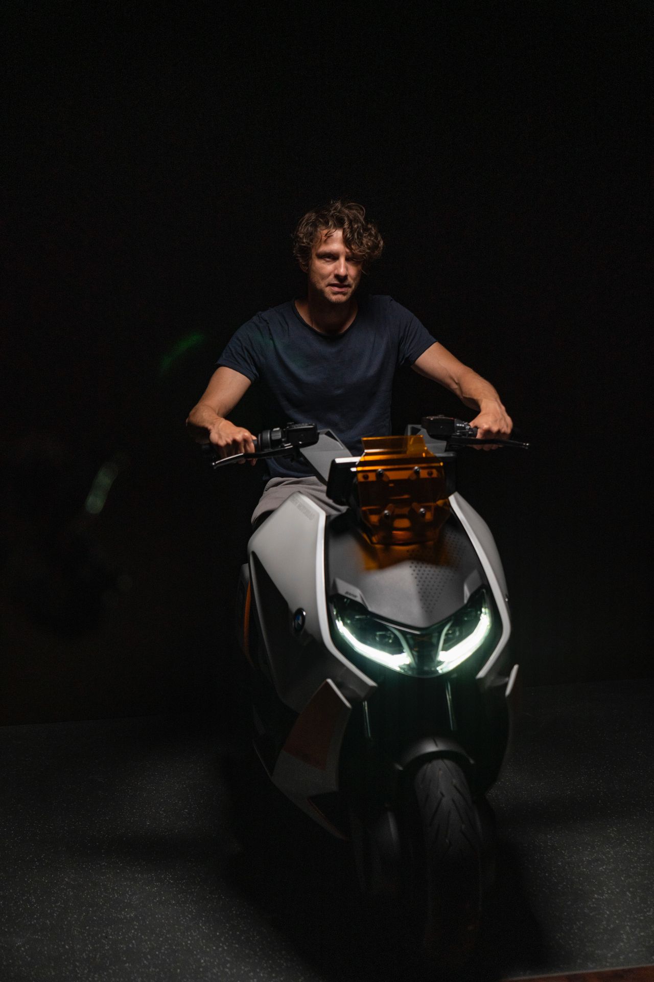 BMW Motorrad Definition CE 04 Is Probably The Coolest Electric Scooter Yet