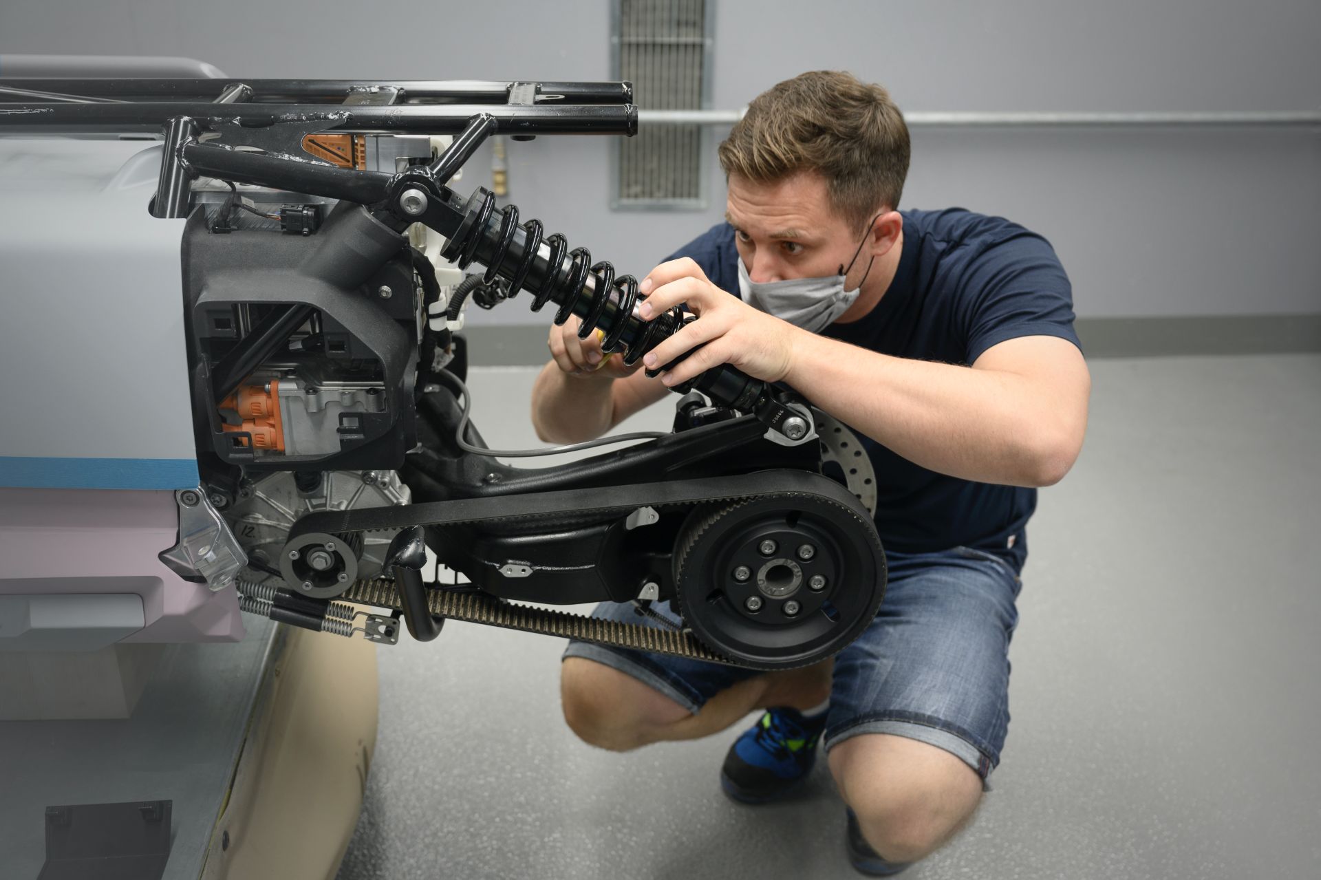 BMW Motorrad Definition CE 04 Is Probably The Coolest Electric Scooter Yet