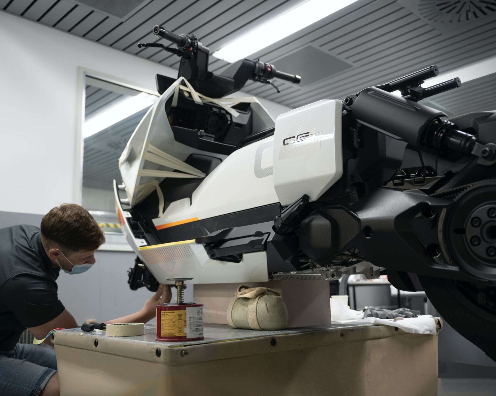 BMW Motorrad Definition CE 04 Is Probably The Coolest Electric Scooter Yet