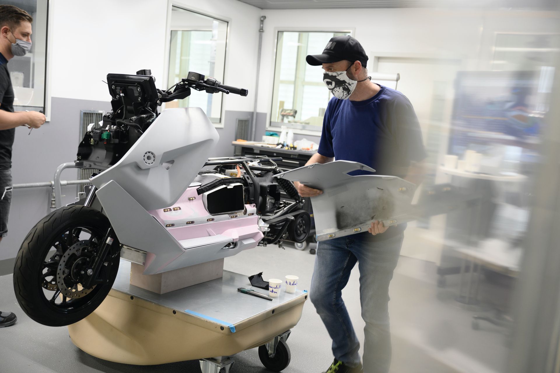 BMW Motorrad Definition CE 04 Is Probably The Coolest Electric Scooter Yet