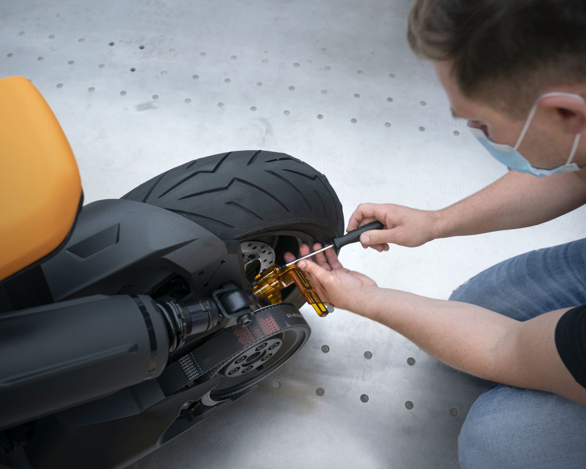 BMW Motorrad Definition CE 04 Is Probably The Coolest Electric Scooter Yet