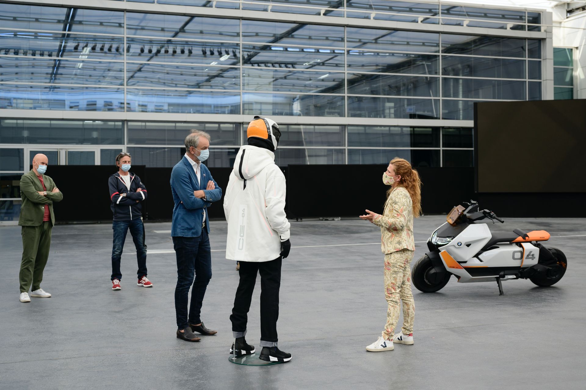 BMW Motorrad Definition CE 04 Is Probably The Coolest Electric Scooter Yet