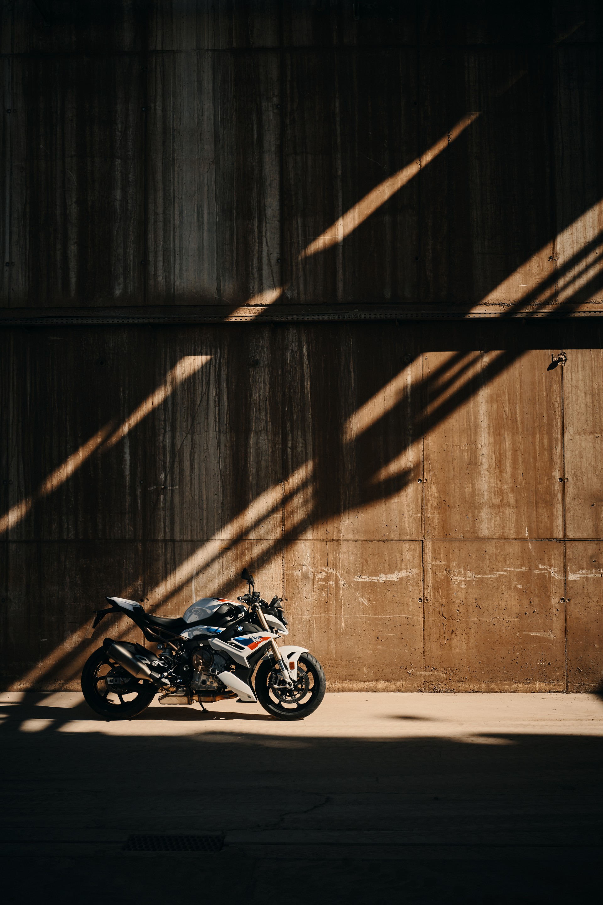 2021 BMW S 1000 R Debuts With New Looks And Modern Tech