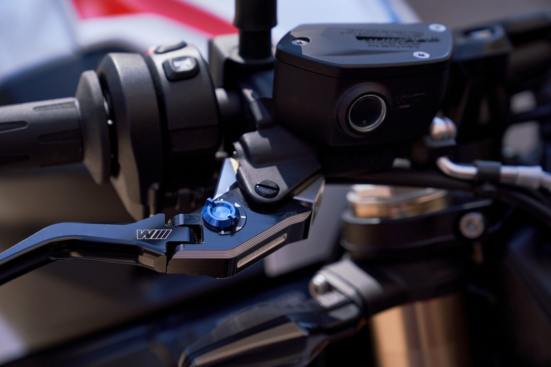 2021 BMW S 1000 R Debuts With New Looks And Modern Tech