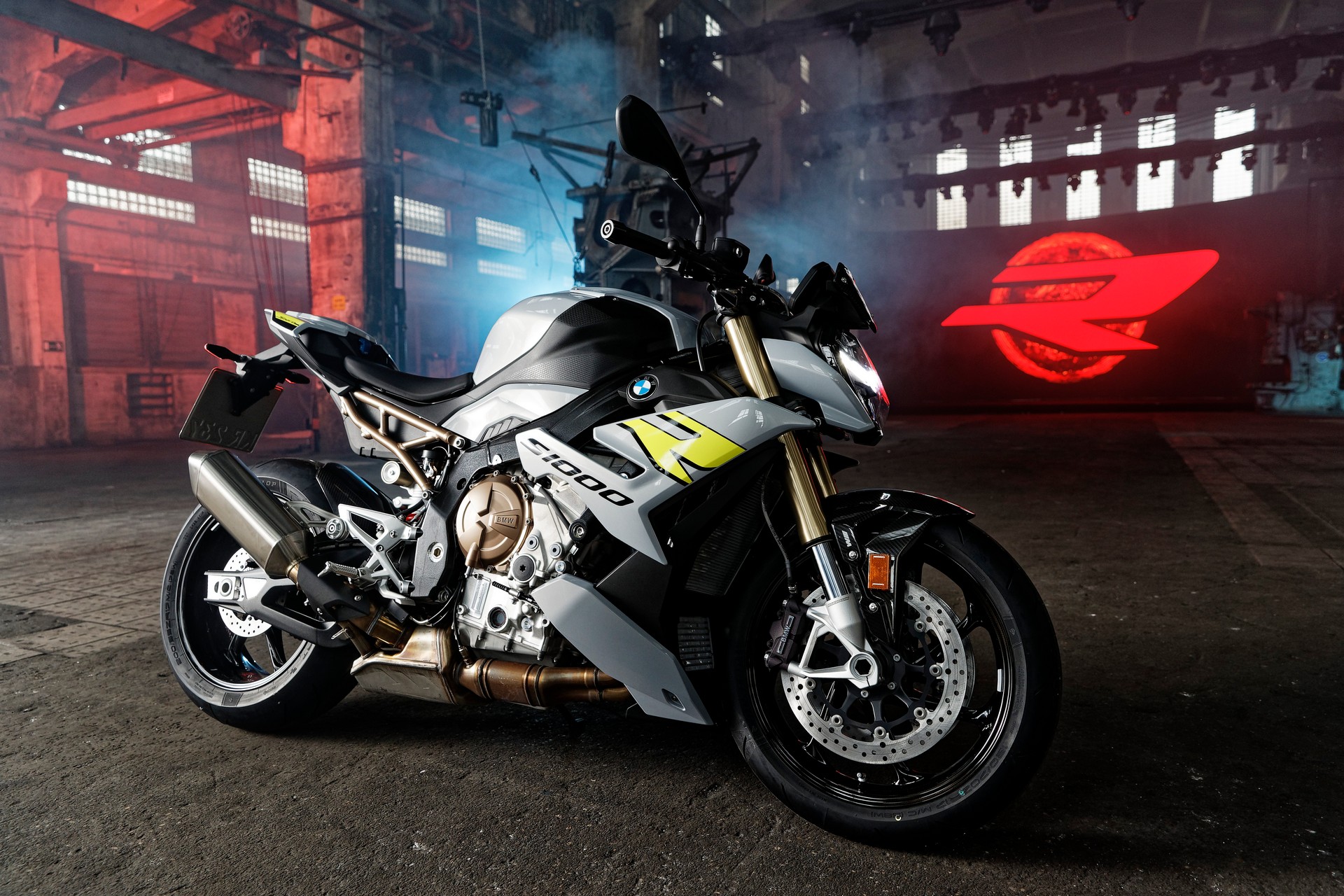 2021 BMW S 1000 R Debuts With New Looks And Modern Tech