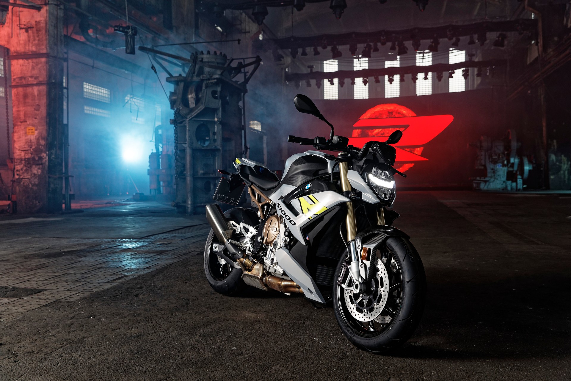 2021 BMW S 1000 R Debuts With New Looks And Modern Tech