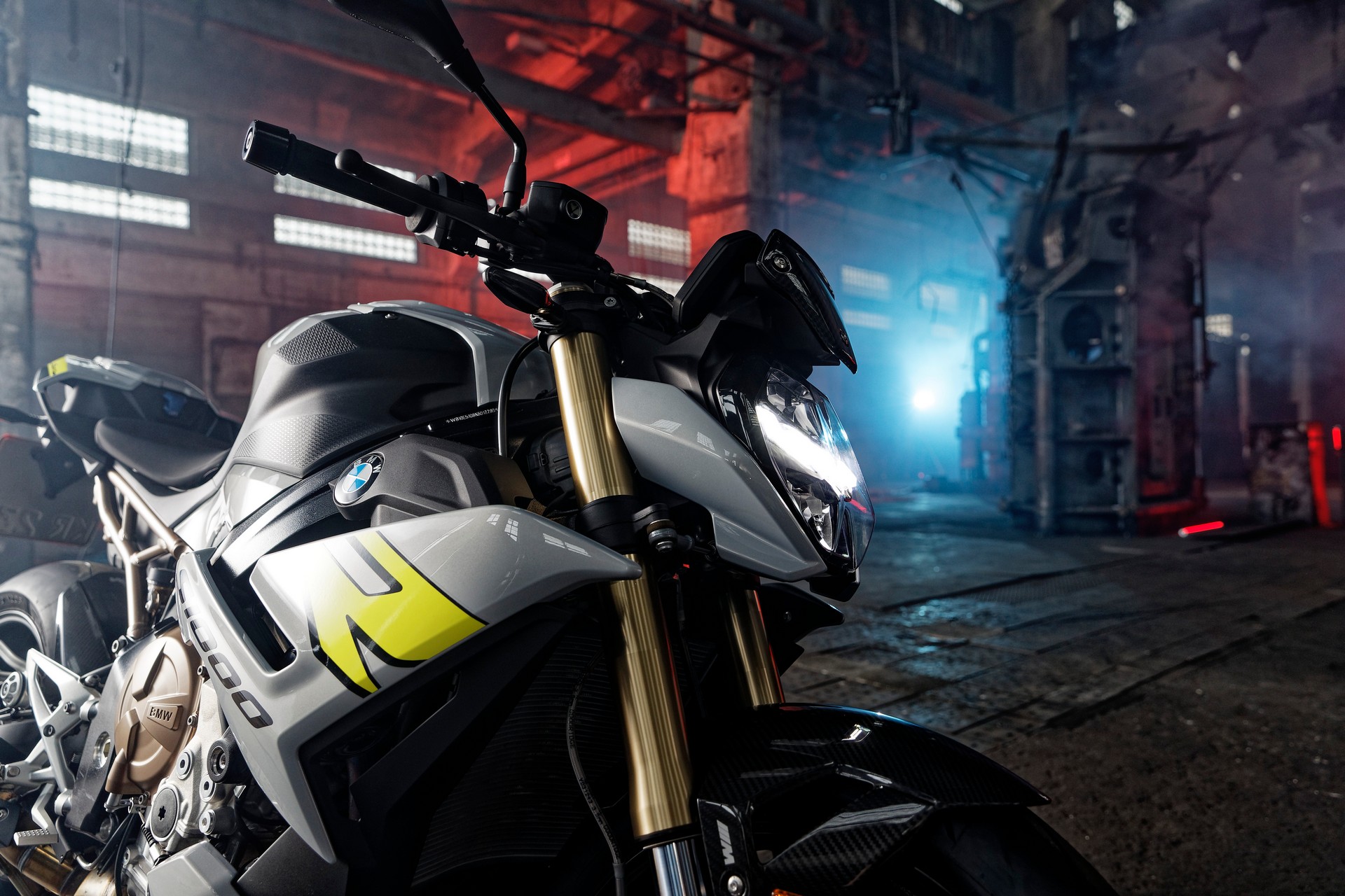 2021 BMW S 1000 R Debuts With New Looks And Modern Tech