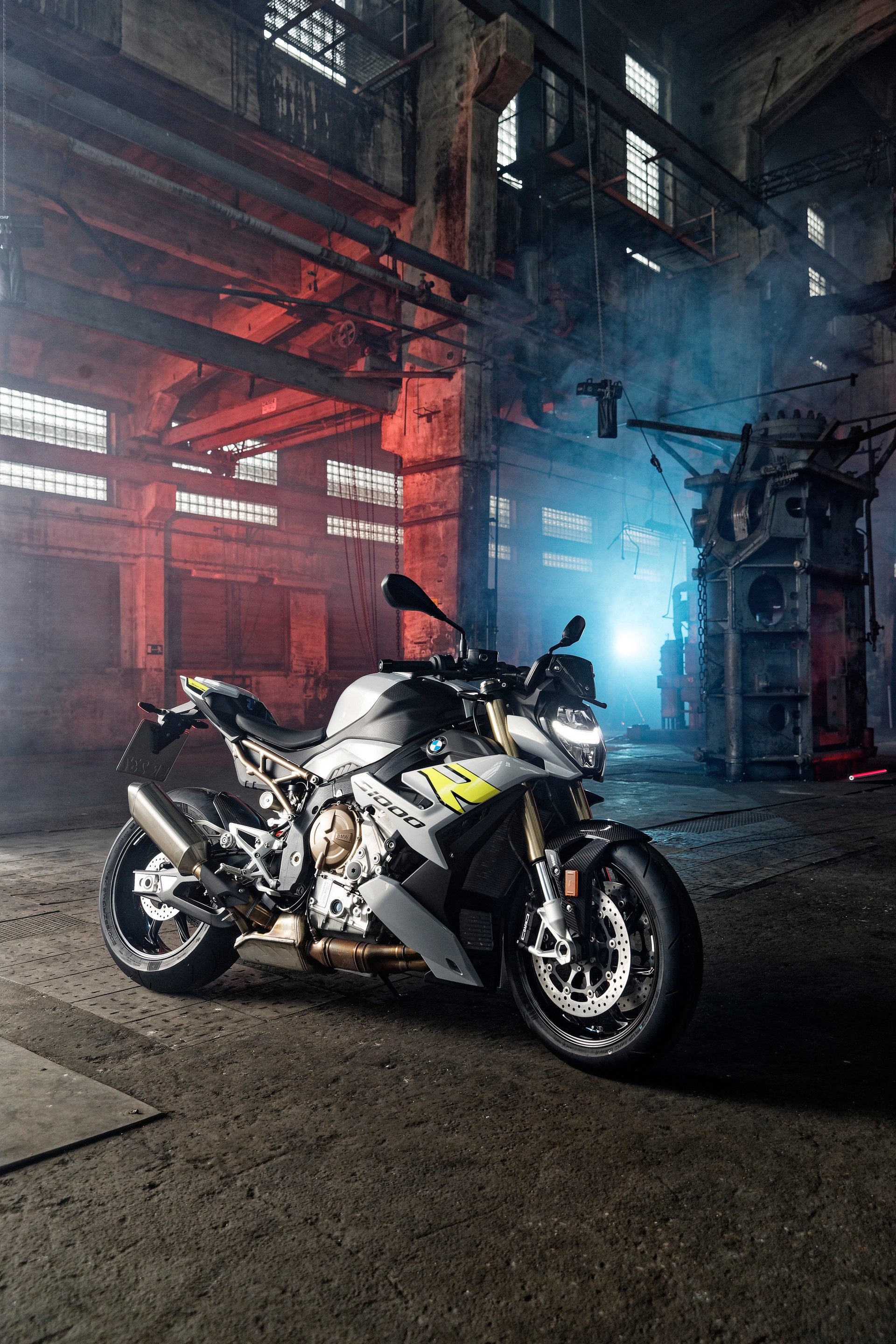 2021 BMW S 1000 R Debuts With New Looks And Modern Tech