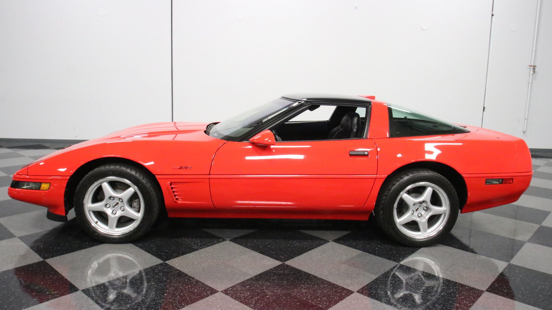 Ultra Low-Mileage 1995 Corvette ZR1 Costs As Much As A New C8