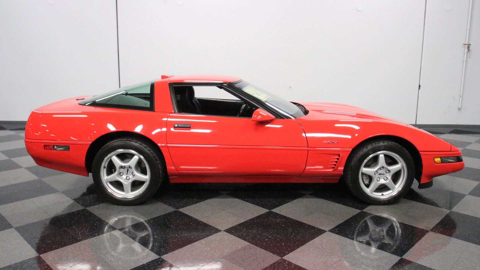 Ultra Low-Mileage 1995 Corvette ZR1 Costs As Much As A New C8