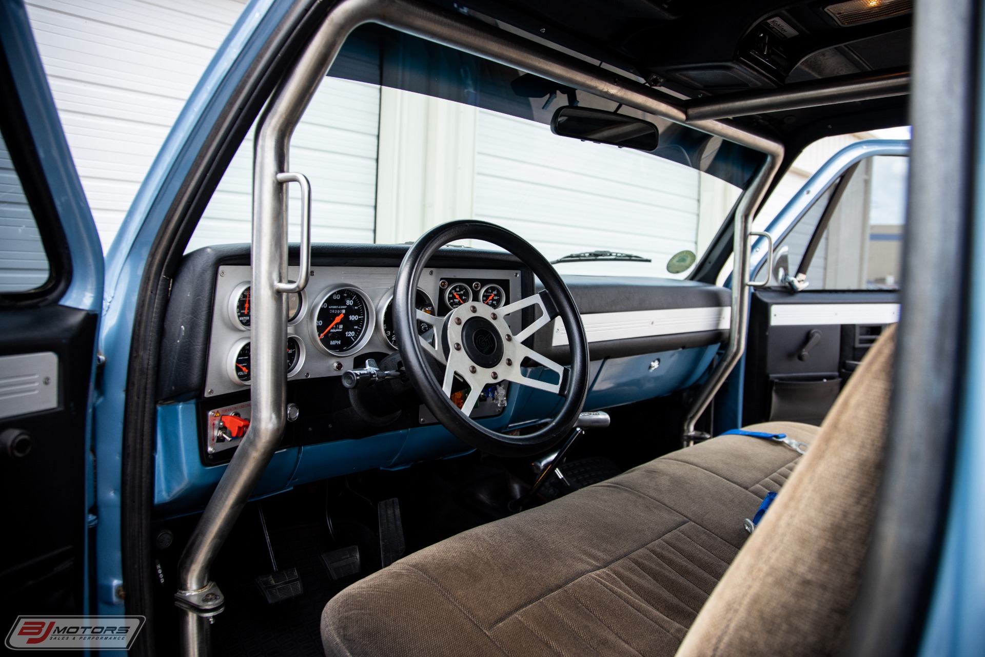 Chevrolet C/K 10 Restomod Has A Monster Truck Flair