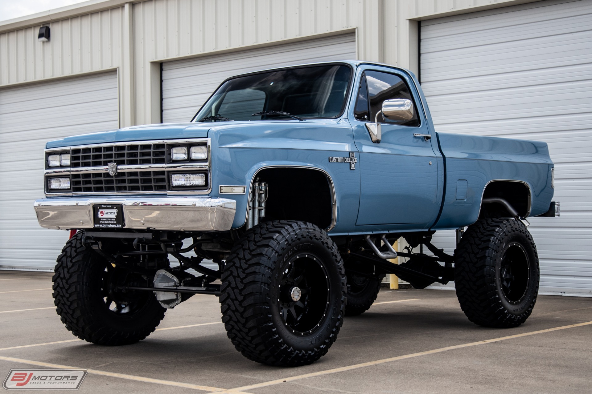 Chevrolet C/K 10 Restomod Has A Monster Truck Flair