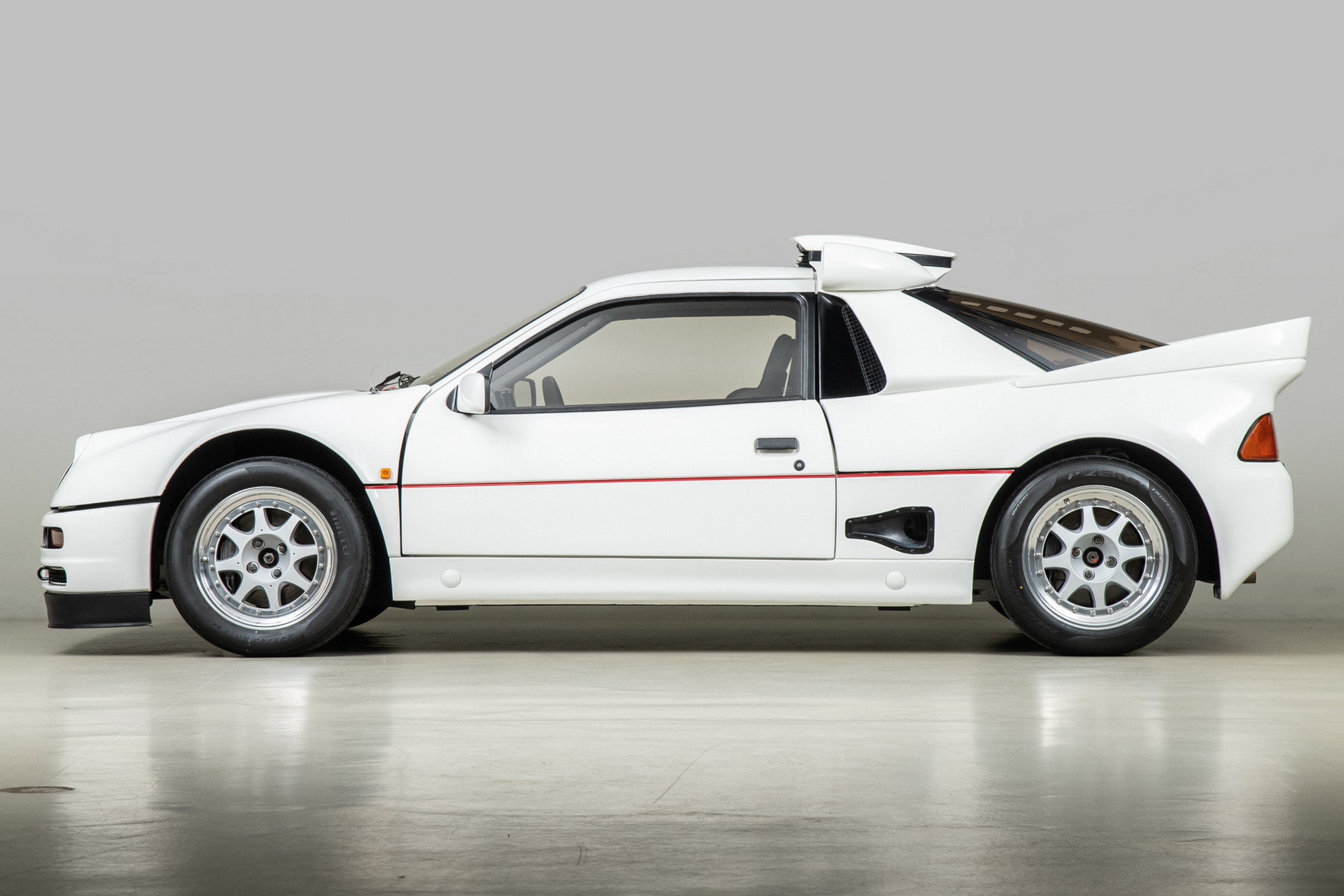 Rally Connoisseurs, This Ford RS200 Evolution Is For You