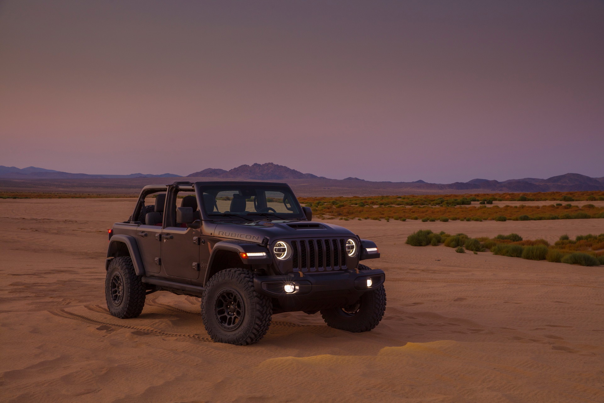 Jeep Throws A 470HP Hemi V8 In The 2021 Wrangler Rubicon 392 That Does 0-60 In Just 4.5 sec
