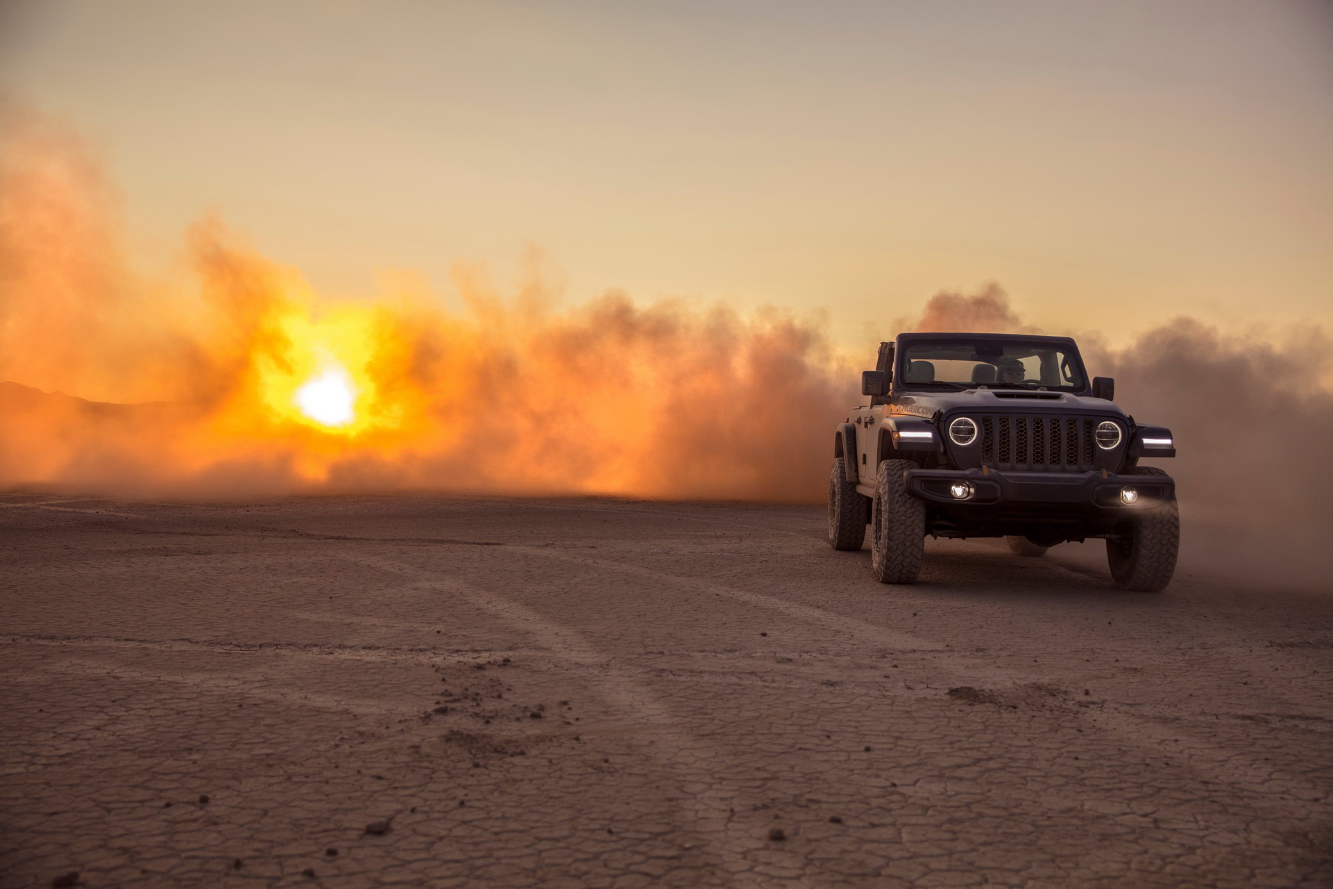 Jeep Throws A 470HP Hemi V8 In The 2021 Wrangler Rubicon 392 That Does 0-60 In Just 4.5 sec