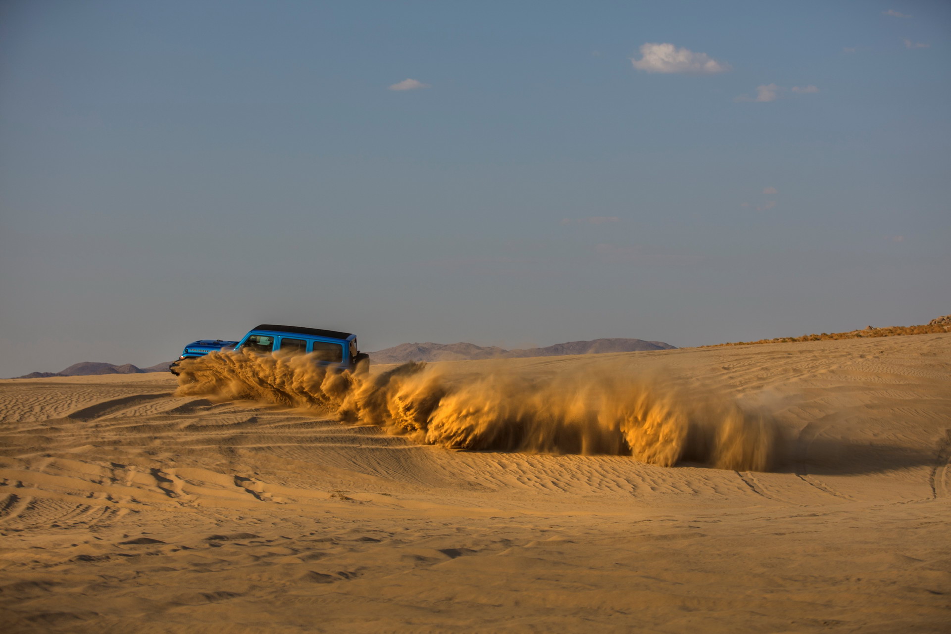 Jeep Throws A 470HP Hemi V8 In The 2021 Wrangler Rubicon 392 That Does 0-60 In Just 4.5 sec