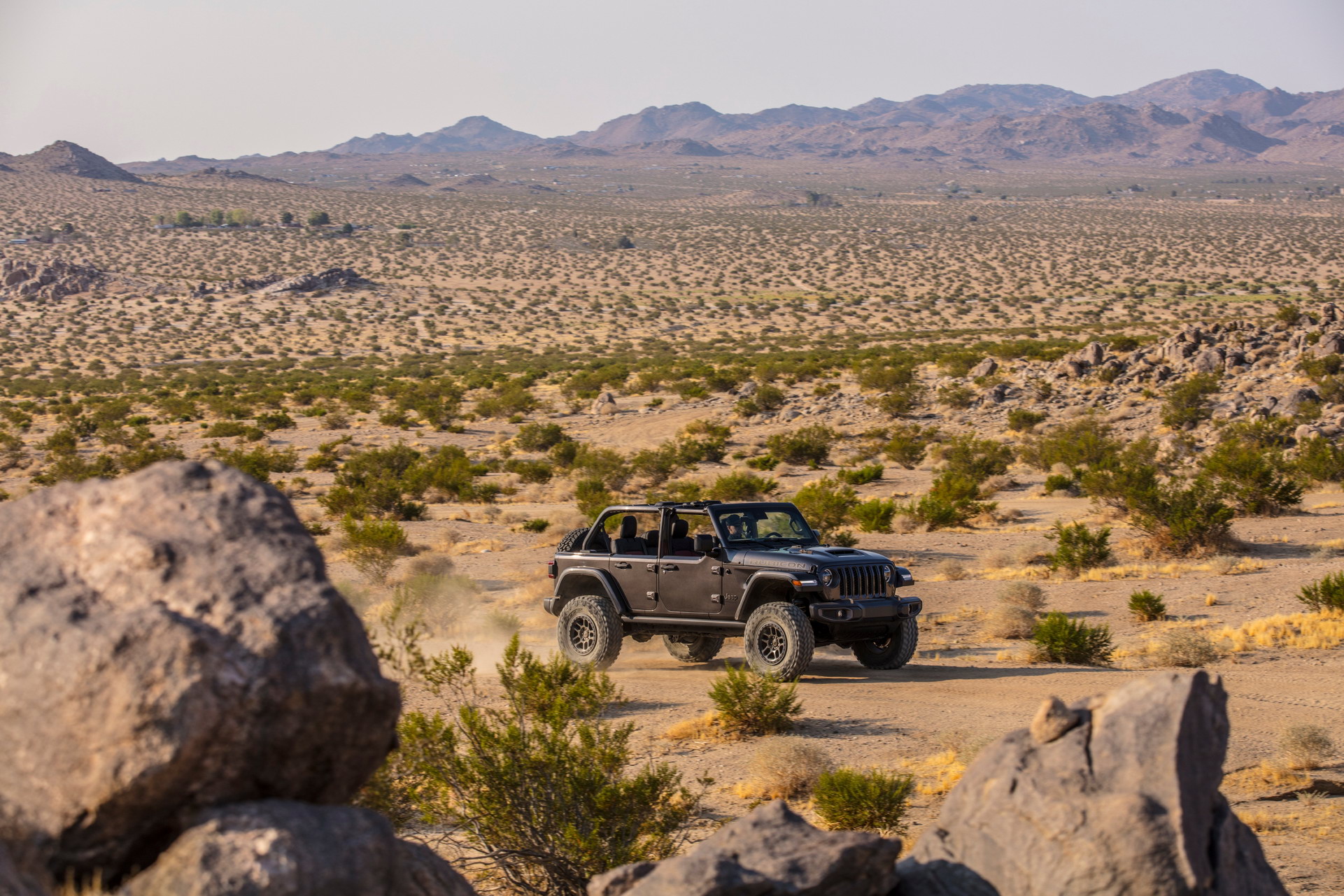 Jeep Throws A 470HP Hemi V8 In The 2021 Wrangler Rubicon 392 That Does 0-60 In Just 4.5 sec