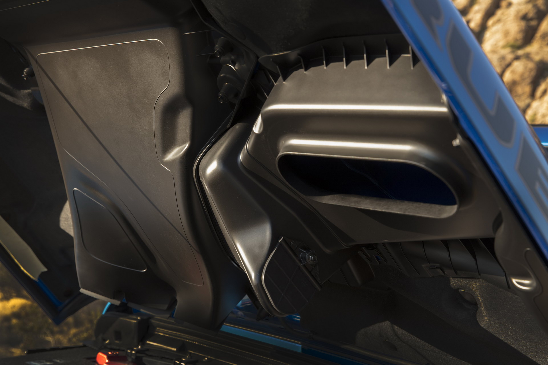 Jeep Throws A 470HP Hemi V8 In The 2021 Wrangler Rubicon 392 That Does 0-60 In Just 4.5 sec