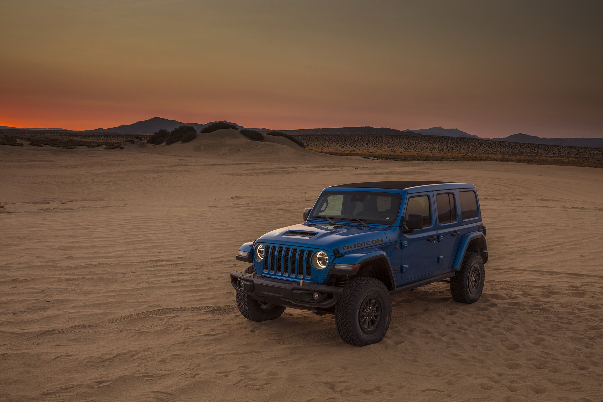 Jeep Throws A 470HP Hemi V8 In The 2021 Wrangler Rubicon 392 That Does 0-60 In Just 4.5 sec