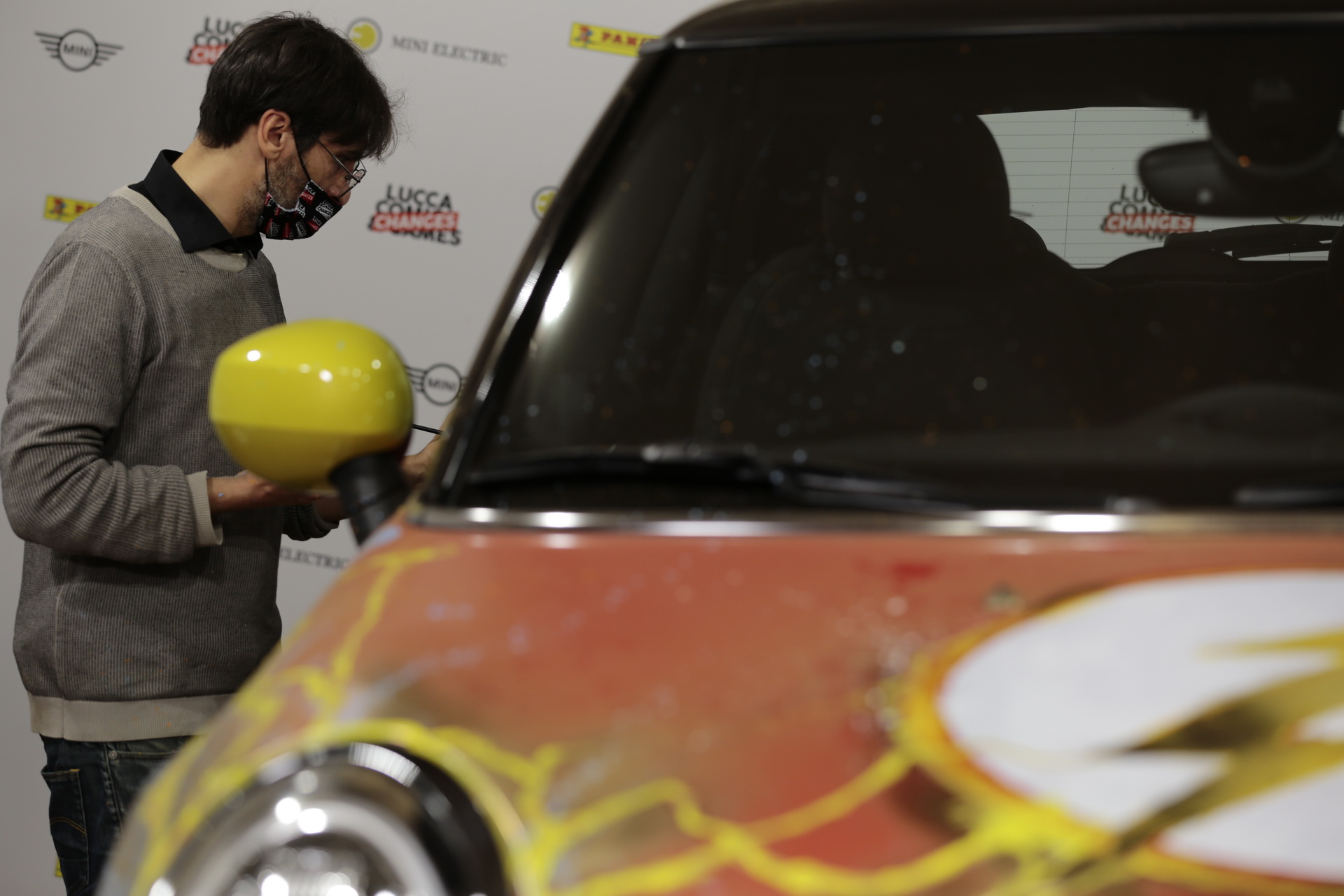 Special Mini Electric Pays Tribute To The 80th Anniversary Of DC’s ‘The Flash’