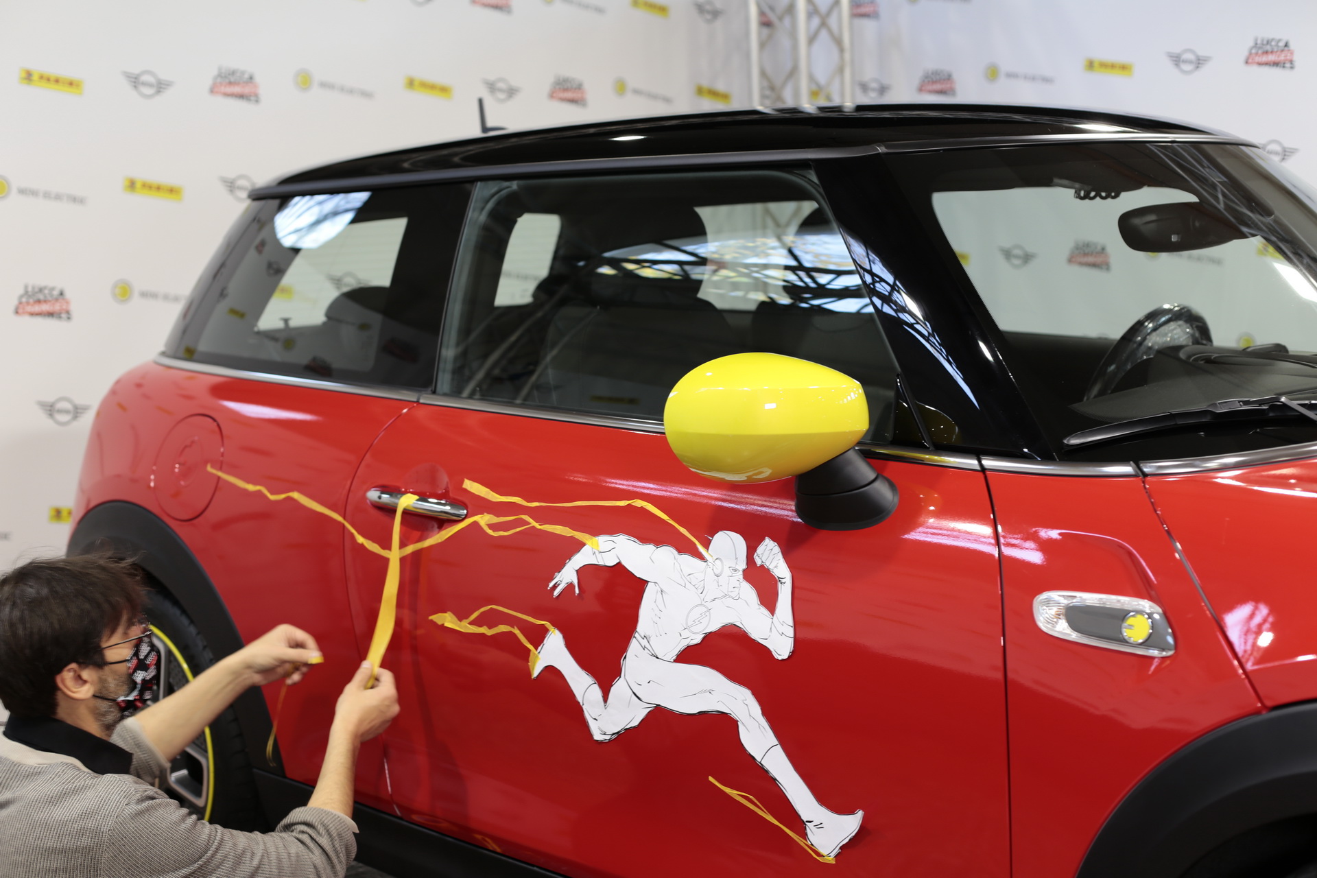 Special Mini Electric Pays Tribute To The 80th Anniversary Of DC’s ‘The Flash’