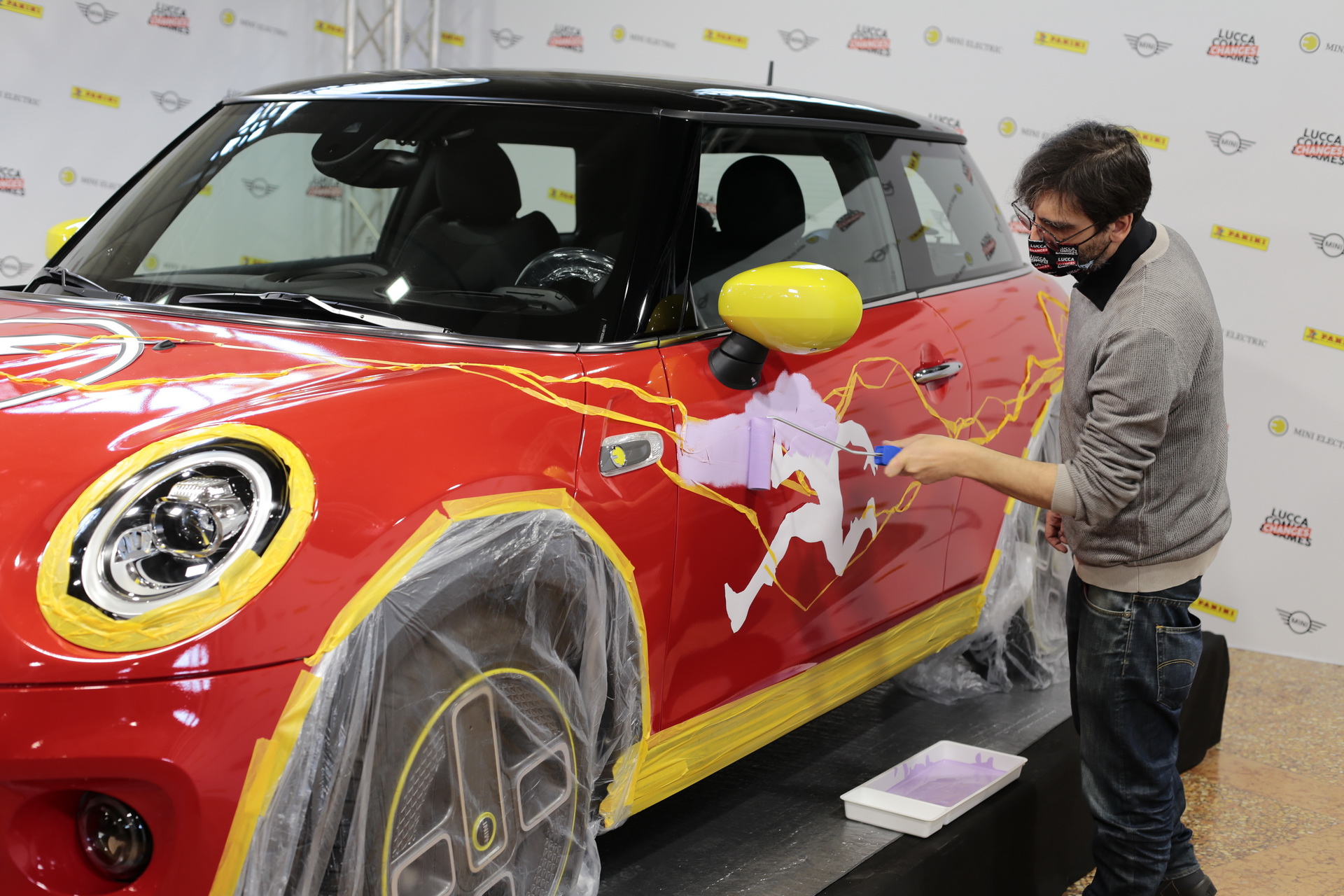 Special Mini Electric Pays Tribute To The 80th Anniversary Of DC’s ‘The Flash’