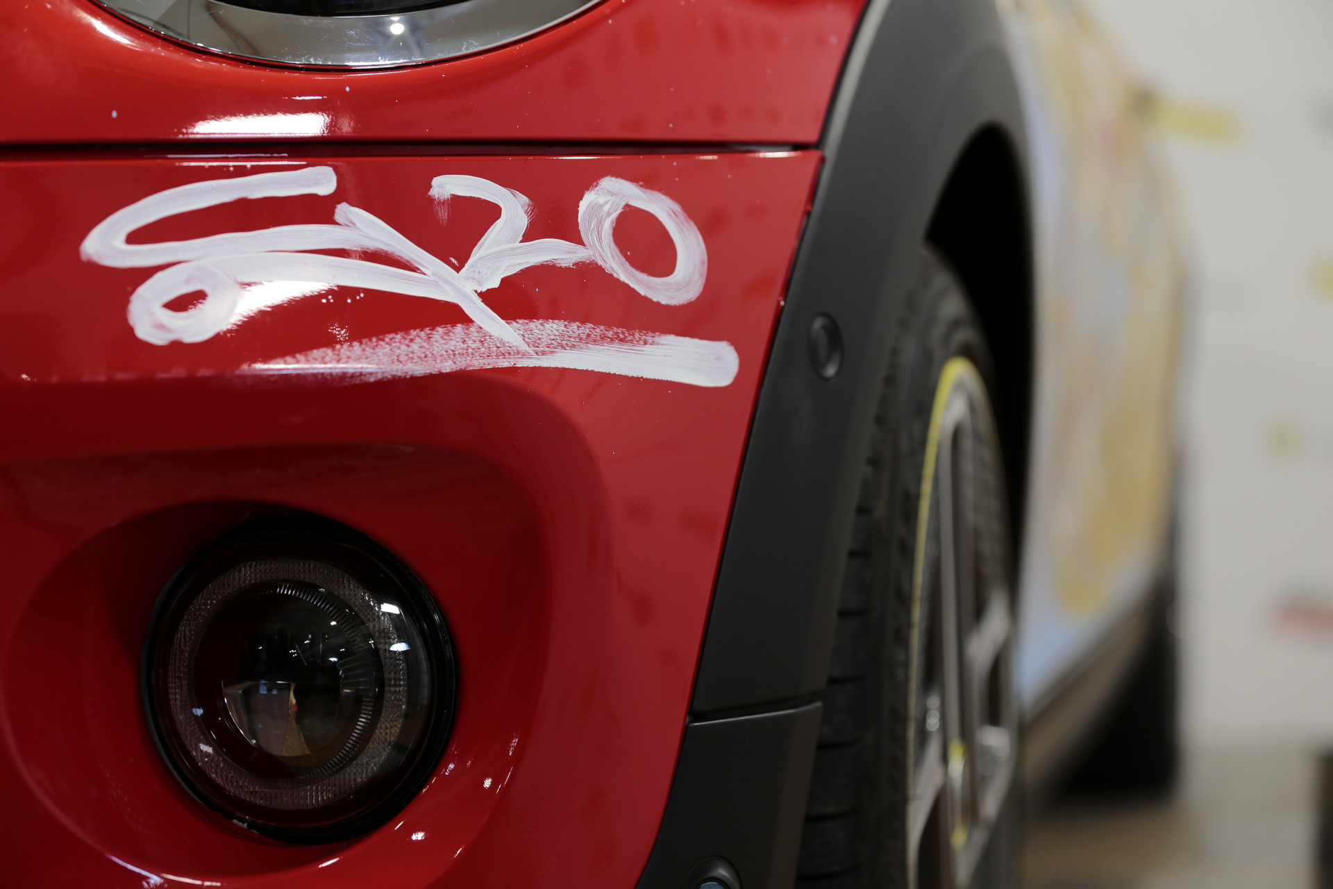 Special Mini Electric Pays Tribute To The 80th Anniversary Of DC’s ‘The Flash’