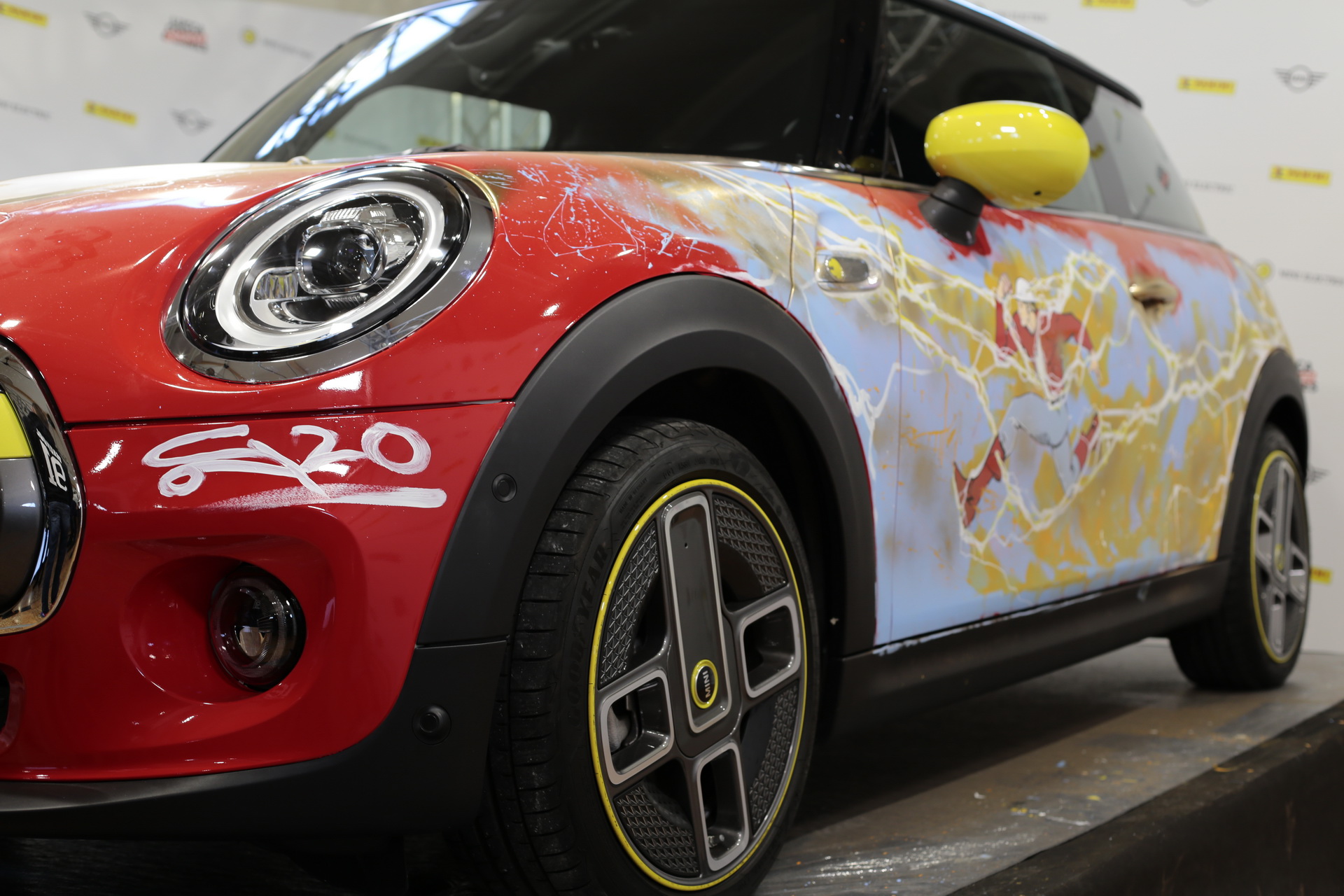 Special Mini Electric Pays Tribute To The 80th Anniversary Of DC’s ‘The Flash’
