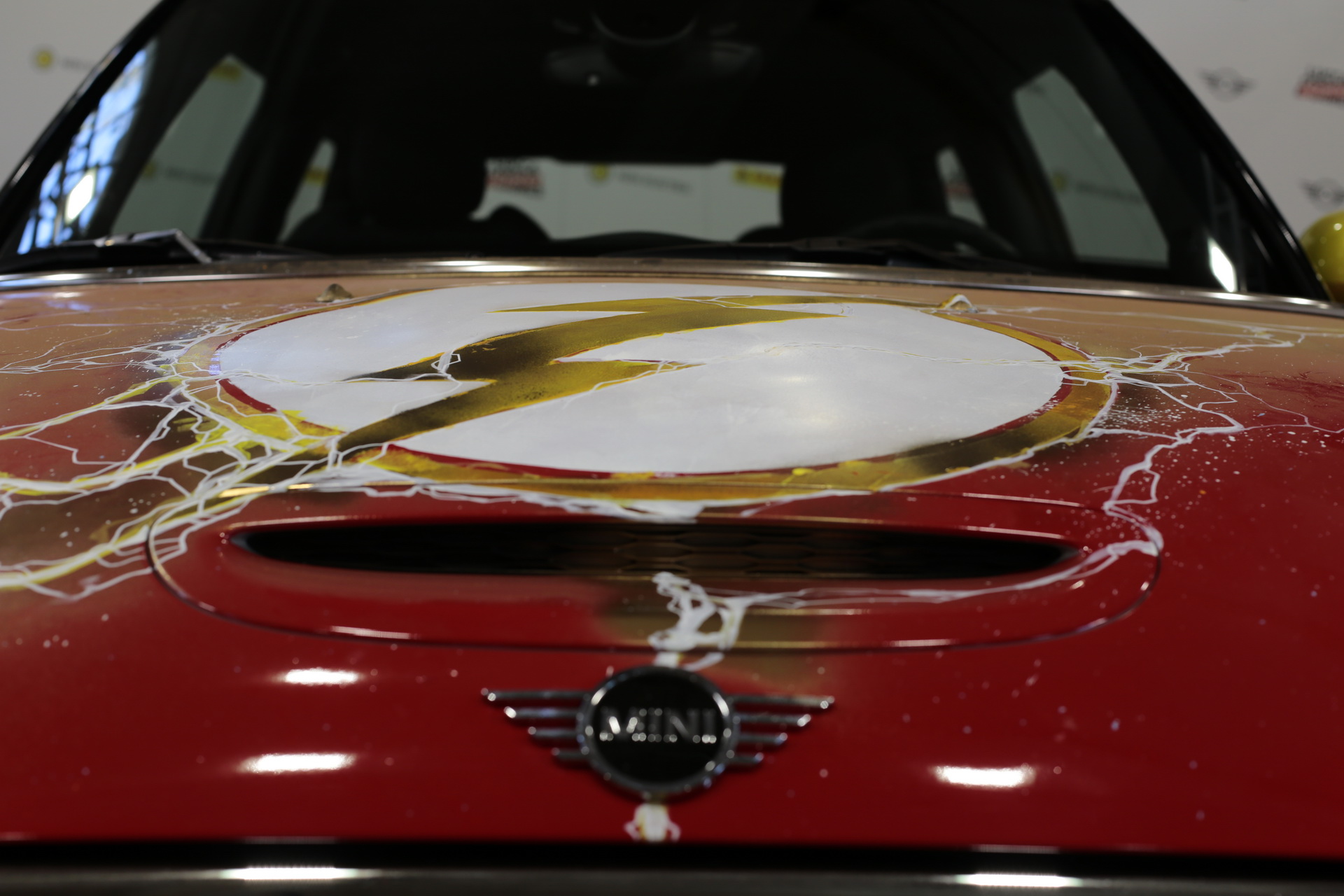 Special Mini Electric Pays Tribute To The 80th Anniversary Of DC’s ‘The Flash’