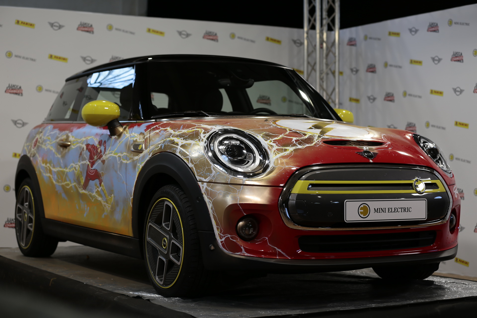 Special Mini Electric Pays Tribute To The 80th Anniversary Of DC’s ‘The Flash’