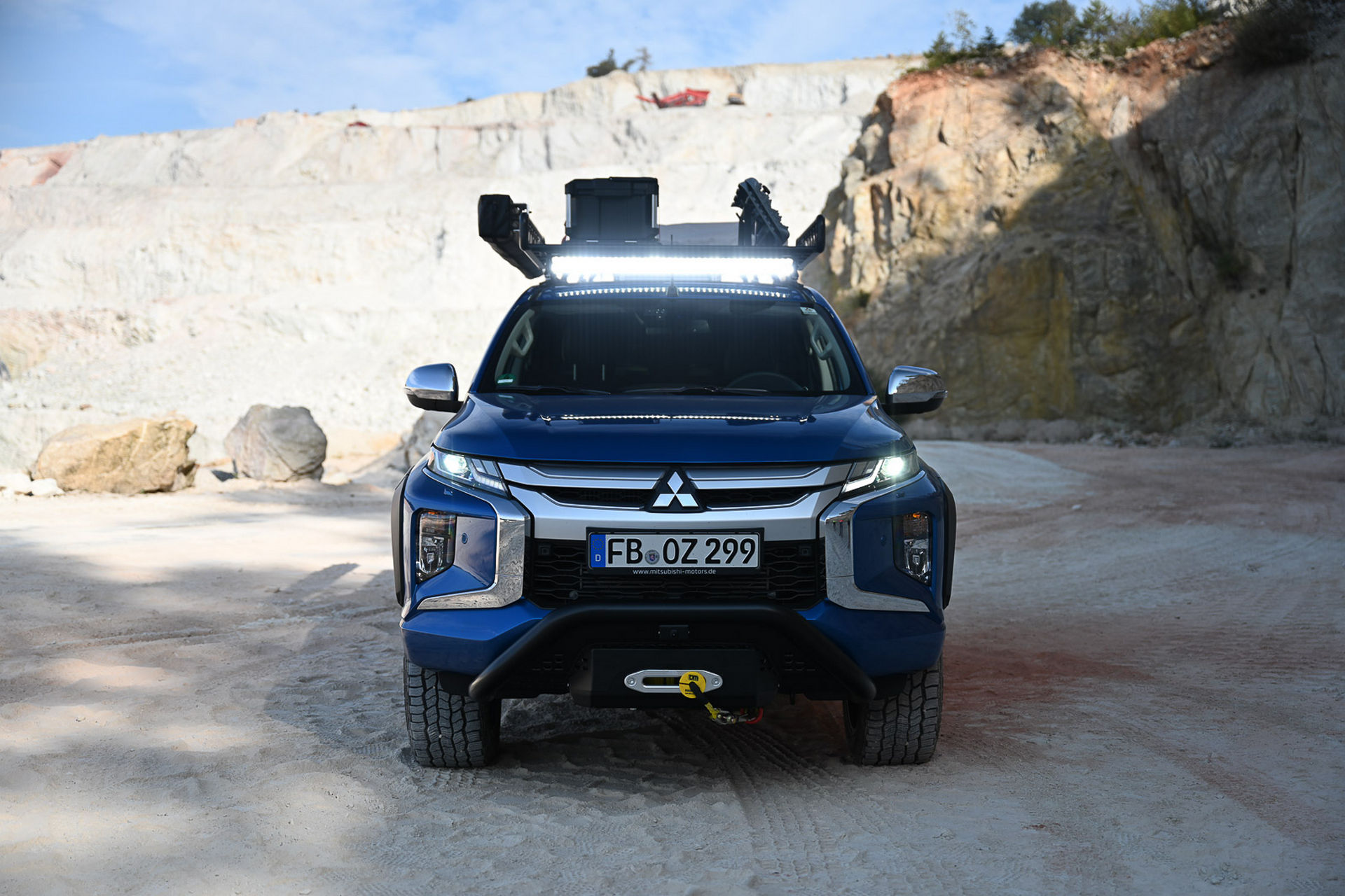 Mitsubishi Gets L200 Ready For Lockdown With Inflatable Camping Tent