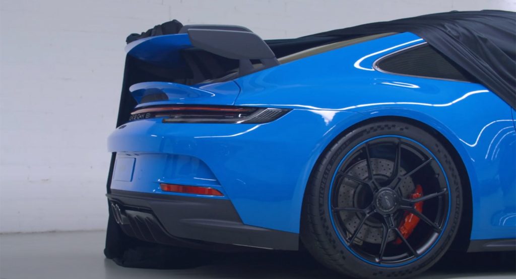  Chris Harris Gets A First Look At The New Porsche 911 GT3