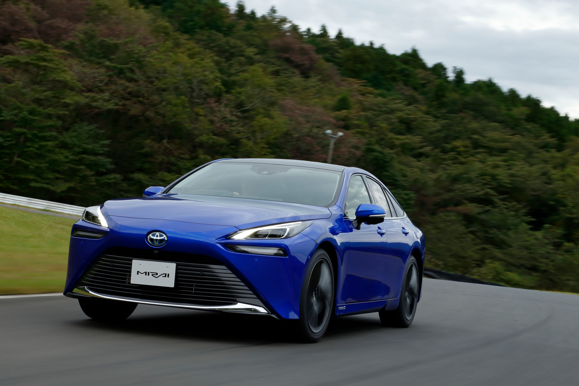 2021 Toyota Mirai Can Travel Nearly 400 Miles On A Tank Of