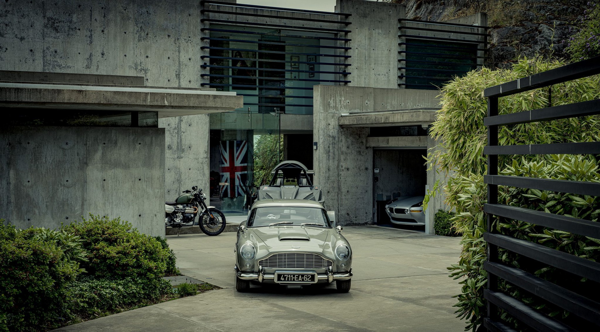 Someone Paid $200K For A Gadget-Packed Aston Martin DB5 James Bond Replica With NO Engine