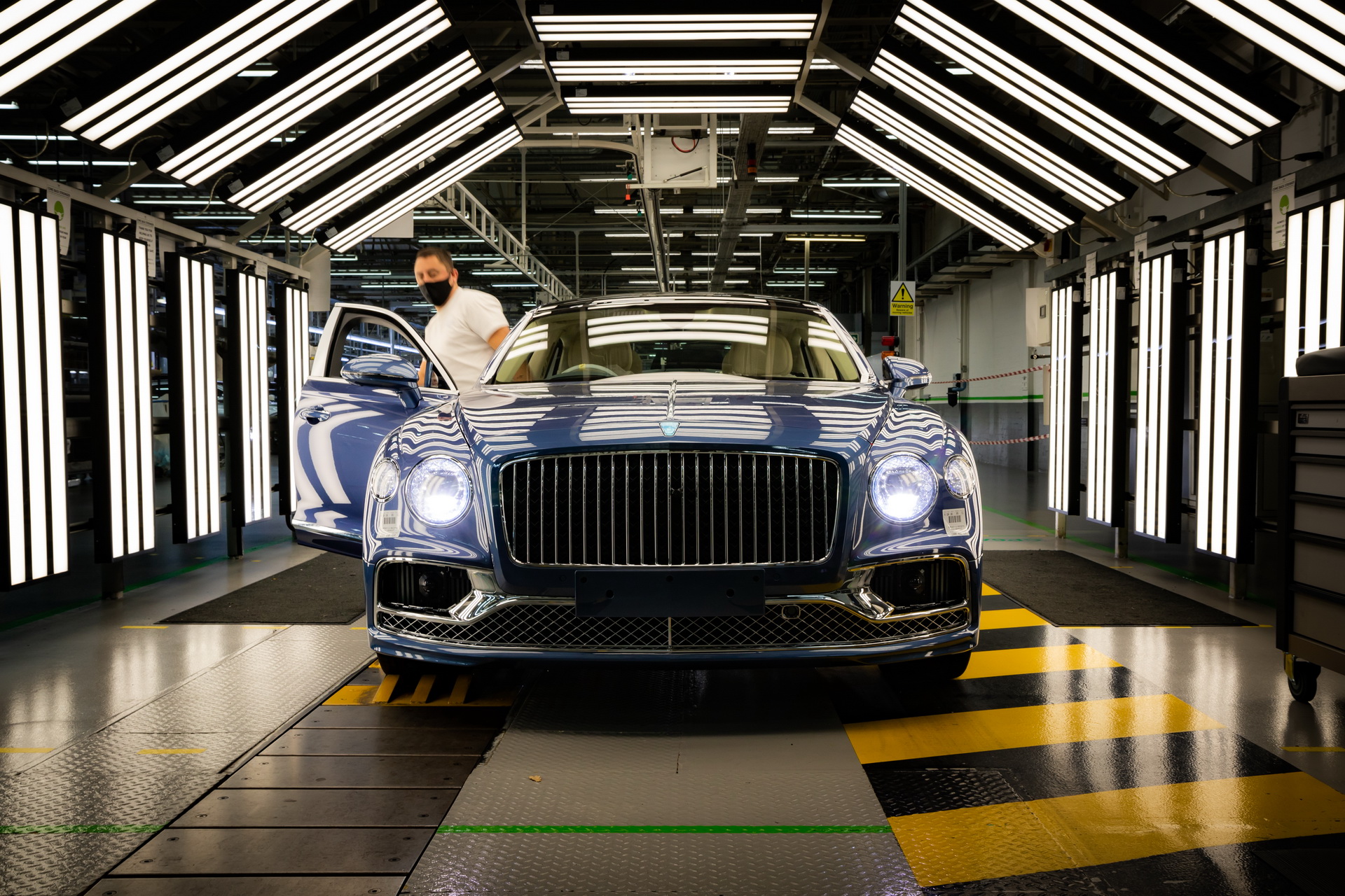 V8-Powered Bentley Flying Spur Production And Deliveries Now Underway