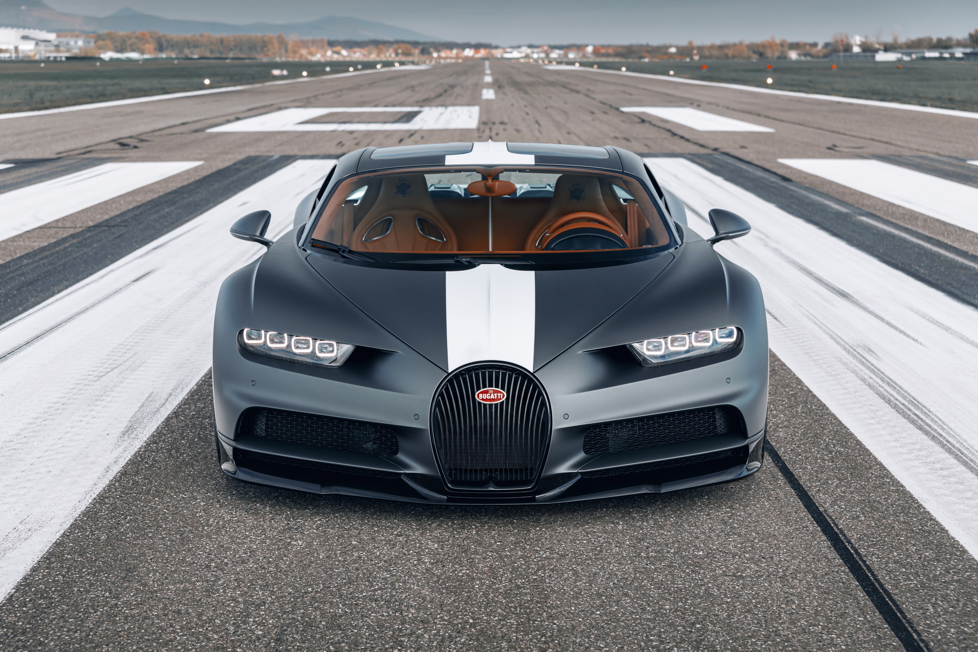 Bugatti Chiron Sport ‘Les Legendes Du Ciel’ Honors 20th Century Daredevils