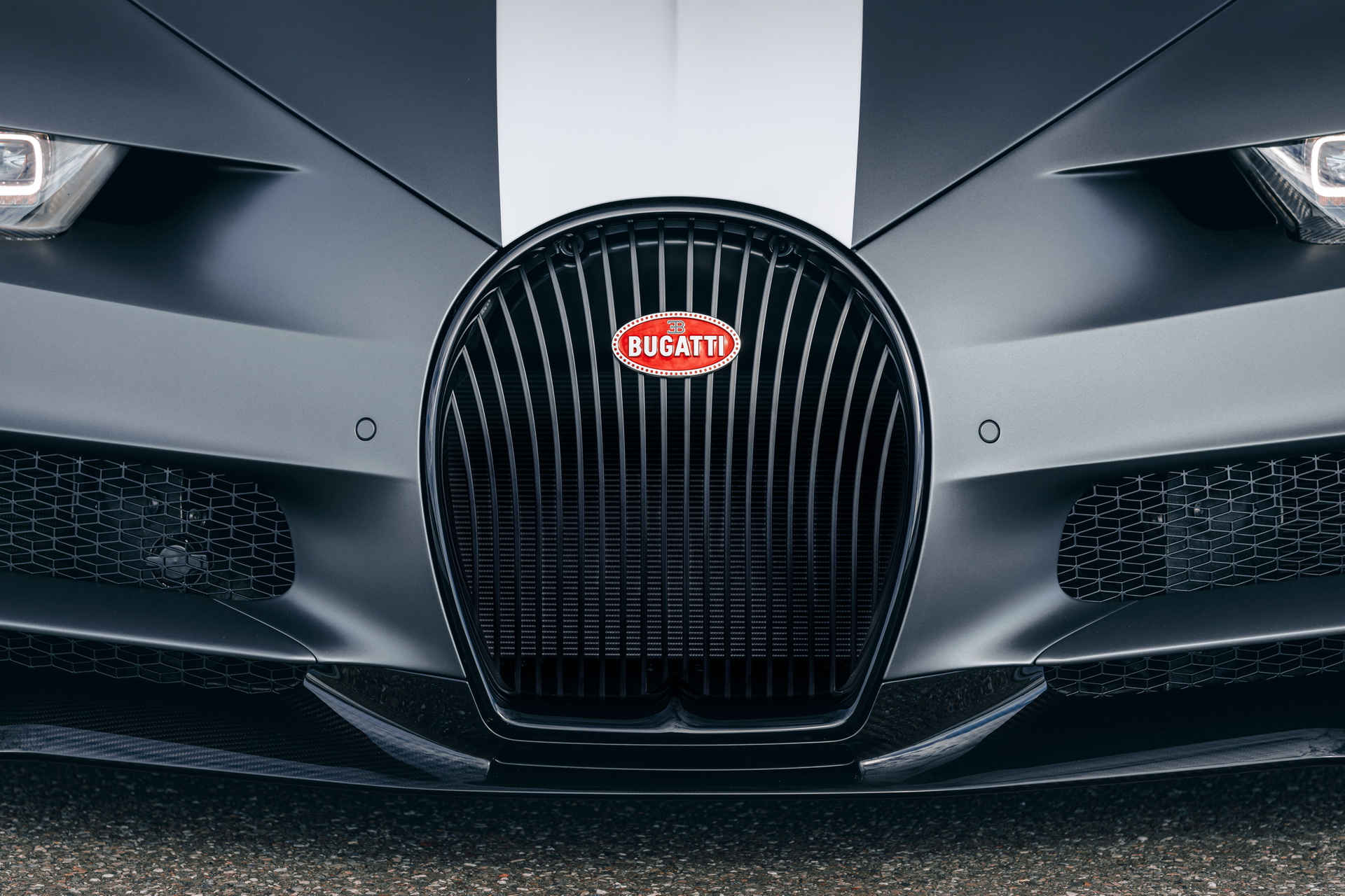 Bugatti Chiron Sport ‘Les Legendes Du Ciel’ Honors 20th Century Daredevils